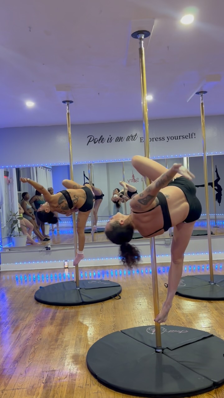 Elevated Poleography Tonight with @snsbymimi 💋