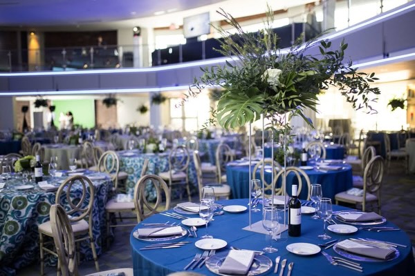 📌 Here’s a design move that takes your event from pretty to extraordinary:
Mixing bold pattern linens with complementary solids is one of the most effective ways to create depth, visual interest, and a look that feels curated rather than cookie-cutter. For this beautiful event, our Kelly Green and Blue linen was paired with solid blue and green linens throughout. It’s intentional linen design...and we’re here to help you achieve it!
Explore our linens by color and type at >> bit.ly/PartyTables
Event: @alliefoundationga
Venue: @zooatlspecialevents
Catering: @proofthepudding
Linens: @partytables_linensanddrapery
#MondayMemories #EventDesign #EventLinens #LinkInBio #DiscoverAtlanta