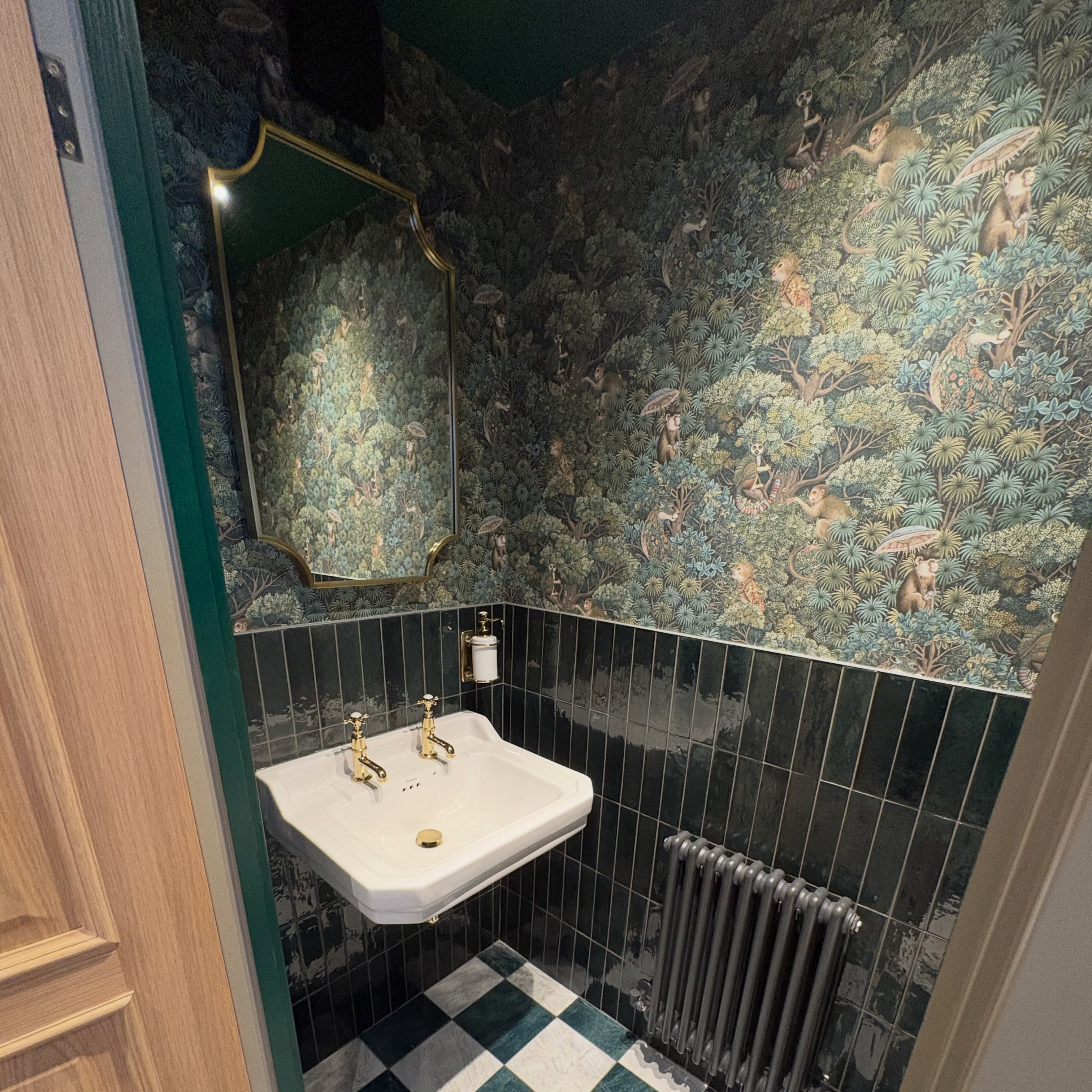 When every corner is thoughtfully designed. Timeless details, rich textures, and a little touch of whimsy
#bathroomdesign #bathroomretailer #bathroomreno