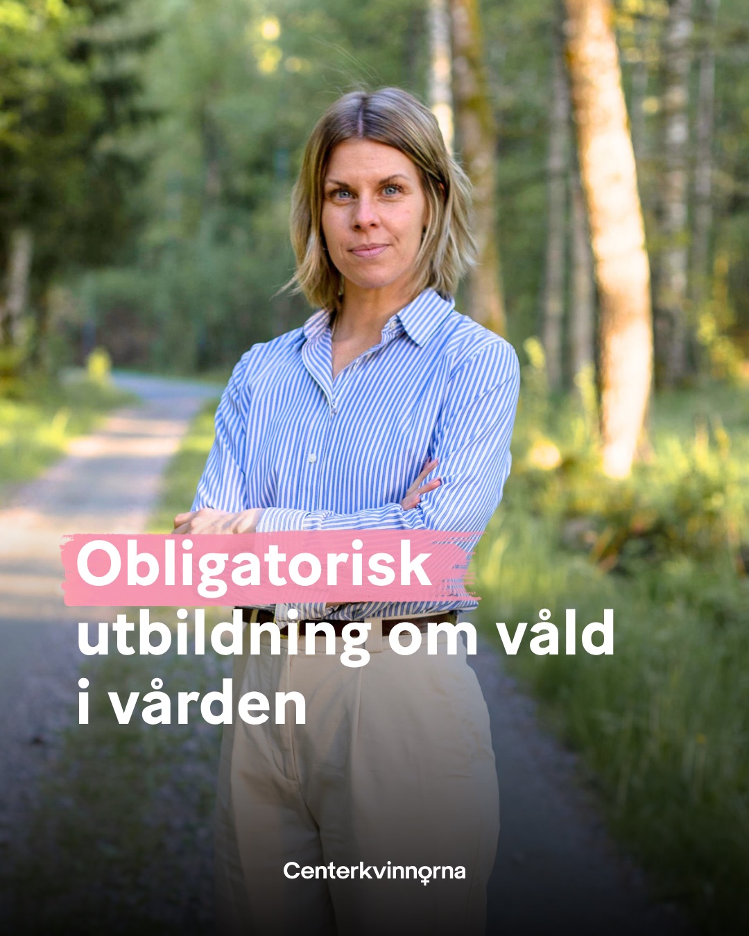 För många kvinnor är vården den första – och ibland enda – kontakten med samhället efter att ha utsatts för våld. Då måste vårdpersonalen ha kunskapen att upptäcka, fråga och agera.
Idag ser det inte ut så. Alltför många saknar rätt utbildning för att identifiera våldsutsatthet, trots att ett tidigt ingripande kan vara avgörande.
Centerkvinnorna arbetar för:
- Obligatorisk utbildning om mäns våld mot kvinnor för all vård- och omsorgspersonal.
- Rutiner för att fråga om våld i vårdkontakter när det finns anledning att misstänka utsatthet.
- Särskilda utbildningsinsatser för att upptäcka våld mot äldre kvinnor.
Att upptäcka våld ska aldrig vara en slump. Med rätt kunskap kan vården rädda liv, ge stöd i tid och hjälpa fler kvinnor att lämna våldet bakom sig.