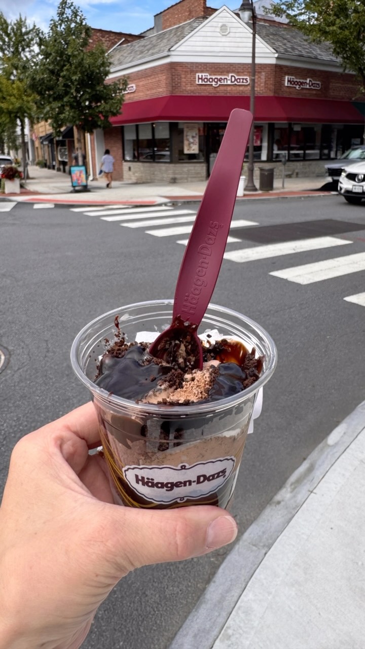 Cool off in this heat and humidity with a delicious cup or cone of your favorite @bronxvillehaagendazs ice cream! Make it your way with dozens of flavors, toppings and baked treats - or pick up a cake to celebrate a special occasion! The Kraft Avenue location in Bronxville is open 11a-10p Sunday through Thursday, and 11a-11p Friday and Saturday. ๐ฆ๐คค๐จ๐๐ฅณ๐
Join the Haagen-Dazs Rewards program and download the app for an extra 5% off your purchase. Current promotions include a free pint with any cake purchase! ๐๐ฆ๐จ
#haagendazs #bronxville #icecream #icecreamcake