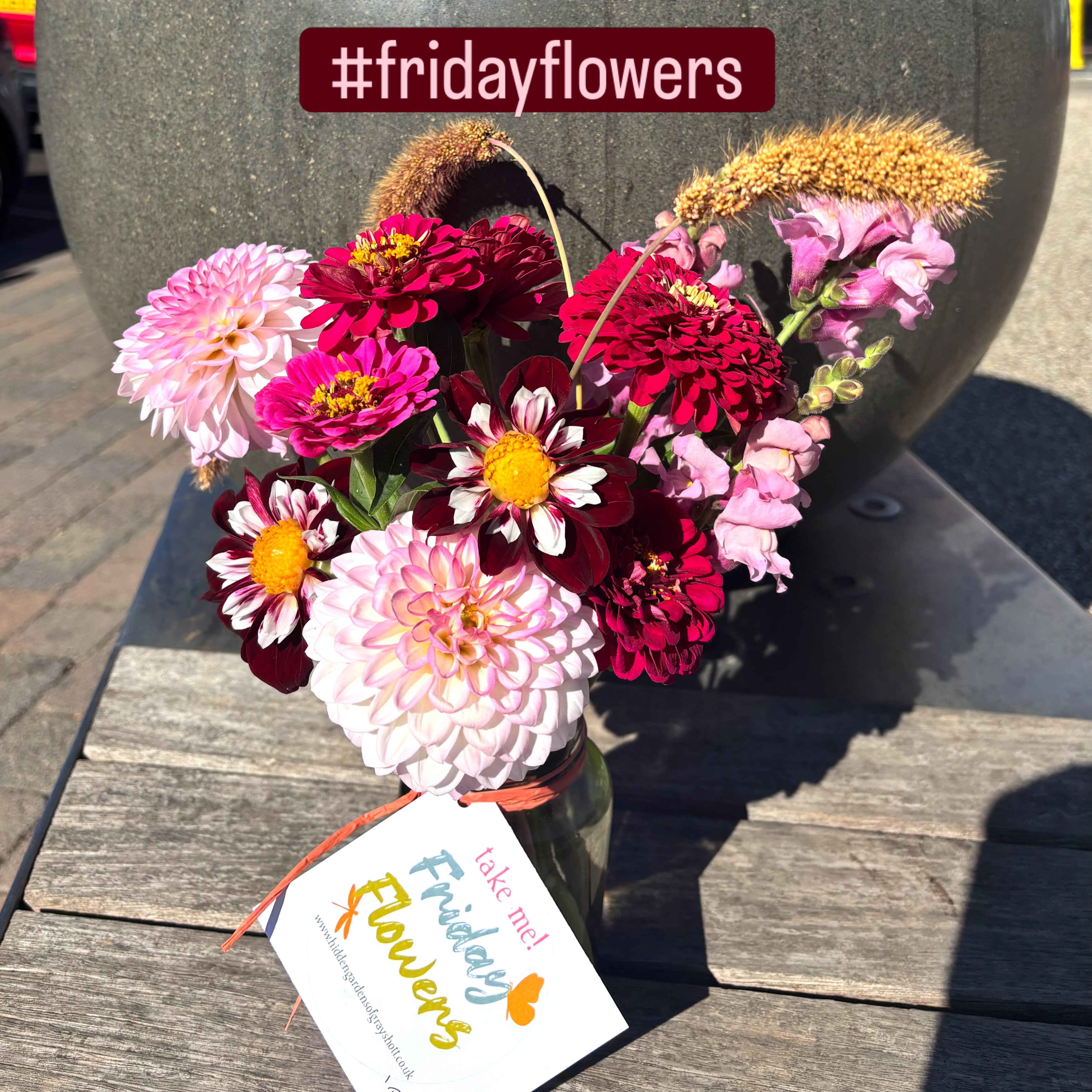 We took a little holiday last week but this week we are BACK with our free #fridayflowers!
We hope one of you lovely lot get to pick up a free bunch this Friday and remember to tag us! 🌹💐🌺🌸