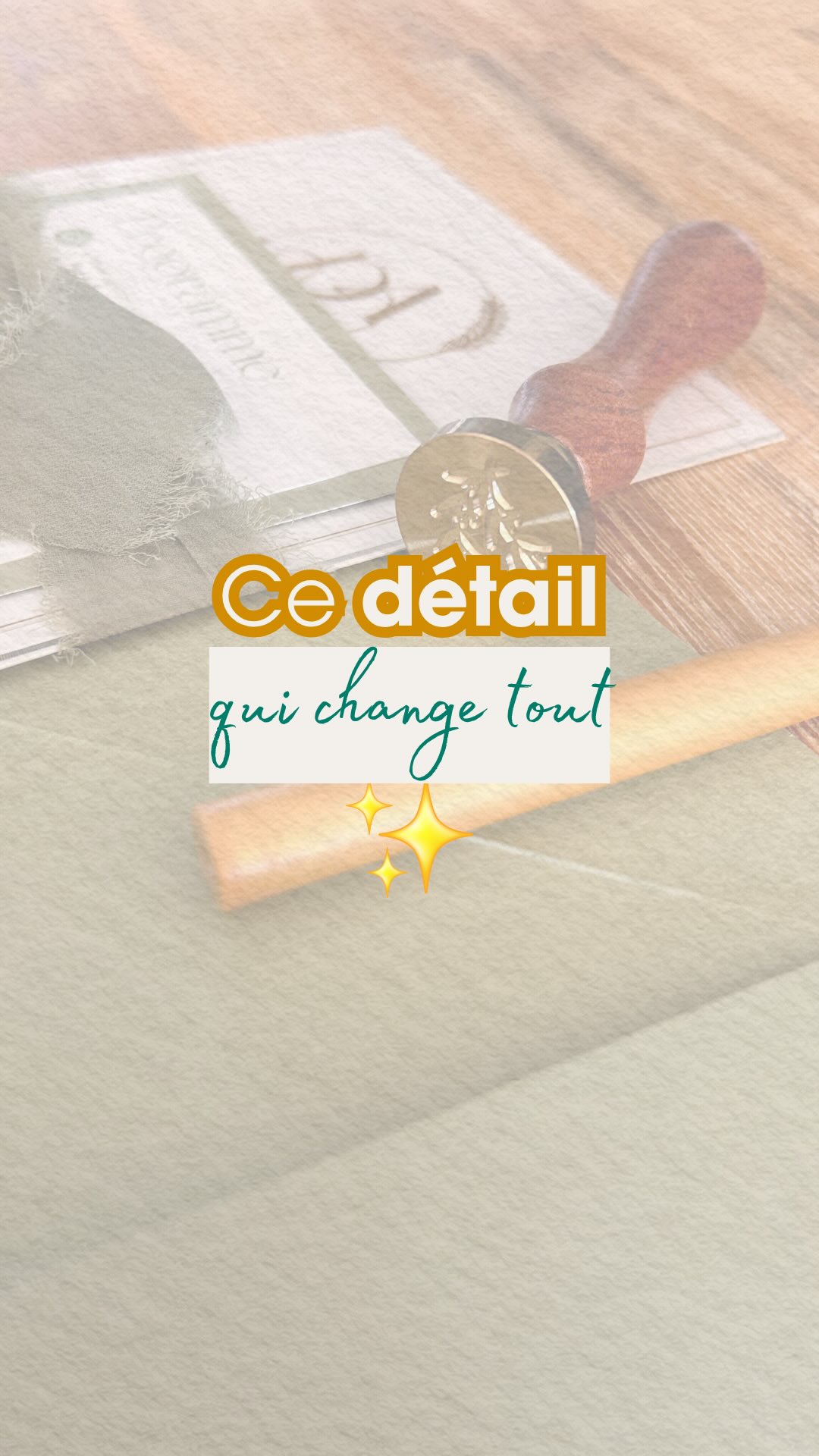 Ce petit geste qui fait toute la différence 🤍
Chez Atelier Onze Juillet, chaque enveloppe est scellée à la main avec un cachet de cire. Parce que le soin commence bien avant le jour J.
C’est ça, le sur-mesure : une attention portée à chaque détail, du premier coup de pinceau jusqu’à la dernière enveloppe. Fait main, en France, avec amour.
Envie d’une papeterie qui a cette âme-là ?
Parlez-nous de votre projet mariage en DM et on vous répond ! 💌
#fairepartmariage #cachetdecire #faitmainenfrance #papeteriemariage #mariage2027