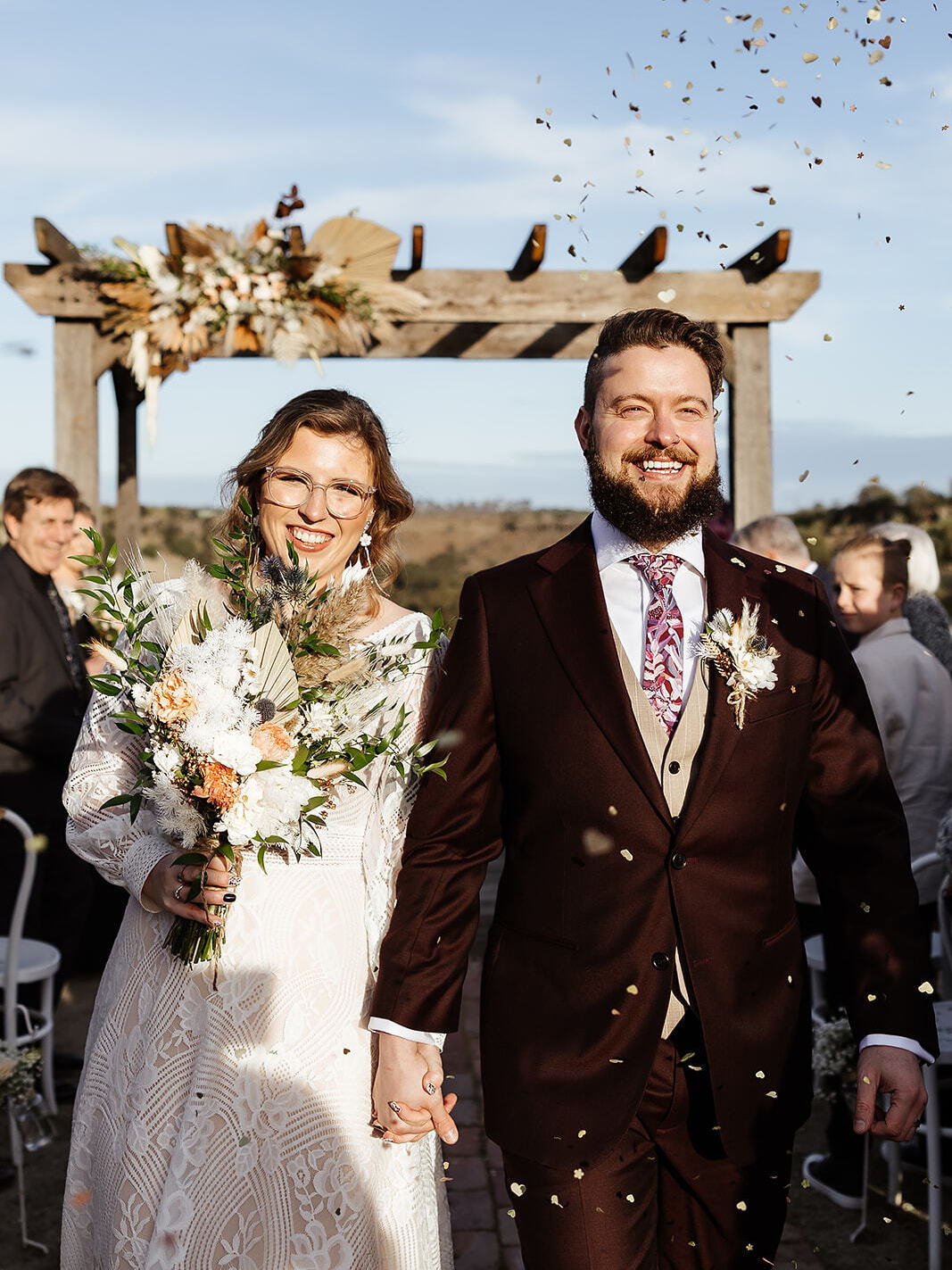 Happy Anniversary, Beth & Greg 💛 Here's to you two and three beautiful years
Venue: @warrawongestate
Music: @wearepaperhearts
Florals: @always_inflorescence
Dress: @houseofgowns_melbourne
Suit: @institchu
Makeup & Hair @styled.by.andi
#warrawongwedding #anniversary #loveisintheair