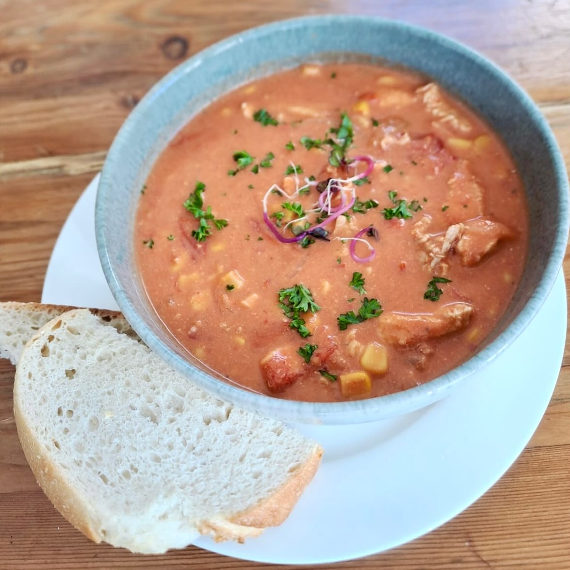 Súper winter special ‼️‼️
Chicken stew with toast for $22 available today and tomorrow 🤭
#lowerhutt #wellington #winter #localcafe #argentina