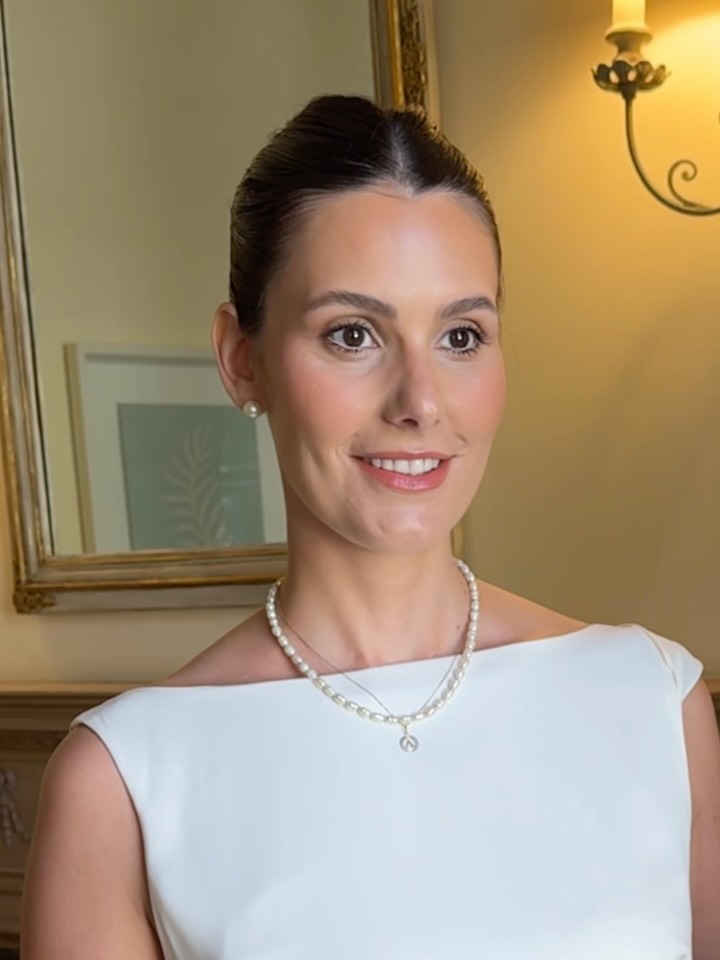 Fernanda’s bridal morning, through the lens of beauty 🤍
Hair @ireneparrabridalbeauty
Dress @minu.lab
Hotel @durrants_hotel
Flowers @flowers_flowers_flowers_london
Wedding @adaytorememberlondon
Bride @fervolpii
The beauty edit
Defining / @rarebeauty
The lip / @diorbeauty
Finishing touches / @charlottetilbury
The reveal
Taking it all in
The final look
Off to become a bride