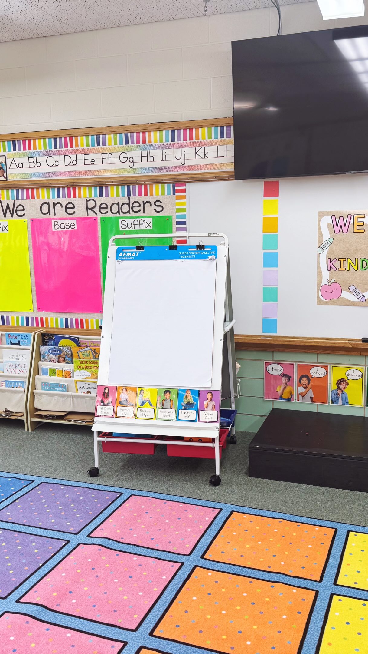 🤣🤣 Teachers decorating their classroom during back to school.
Teacher meme. Teacher funny. Back to school. Classroom decor. Kindergarten classroom.