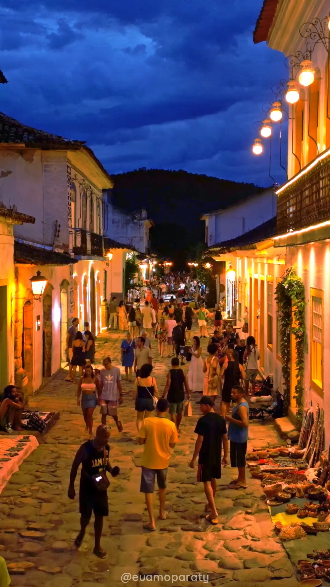 Vem descobrir com a gente o que não pode faltar na mala pra curtir Paraty:
☀️protetor solar
🩳roupa leve
👟tênis confortável pras pedras do centro histórico
💪e, claro, muita disposição pra aproveitar!
#DicasDeViagem #Paraty #RoteiroParaty
#PousadaParqueImperial #RoteiroParaty #Paraty #ViajeMais #CentroHistóricoParaty #DescubraParaty #HospedagemParaty