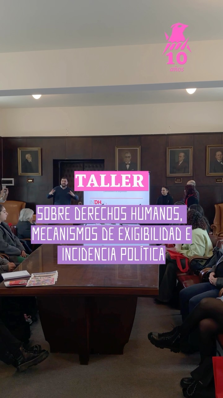 🌎 Los derechos humanos se defienden todos los días.
Desde Fundación Pájarx Entre Púas sostenemos un trabajo constante por la promoción, protección y cuidado de los derechos humanos en Chile y también en espacios internacionales. Nuestra experiencia nos ha permitido generar redes y reflexiones que traspasan las fronteras y reafirmar una convicción: “el arte, la memoria y la acción colectiva también son herramientas para defender la dignidad y transformar realidades.”
En esta oportunidad, compartimos este camino y nuestra última participación en la CSW de la ONU, junto al INDH Valparaíso y la Escuela de Derecho de la Universidad de Valparaíso, fortaleciendo redes y abriendo espacios de reflexión y acción en torno a los derechos humanos.
Seguimos creando, acompañando y construyendo comunidad, dentro y fuera de las cárceles. Porque los derechos humanos no son un privilegio: son un horizonte que se construye colectivamente.!🕊️
#ddhh #multilateralismo #cultura #carcel #arte