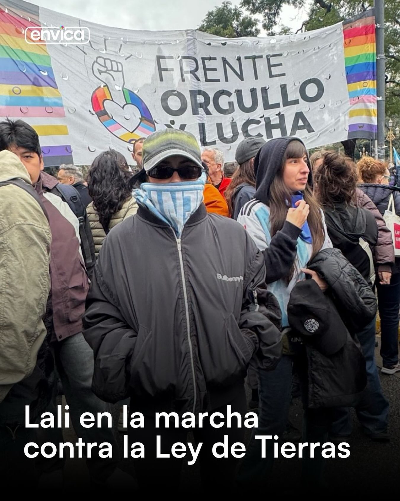 Lali en la marcha contra la Ley de Tierras en Congreso
-
La cantante compartió una imagen en su cuenta de Instagram
-
#lali #argentina #gobierno