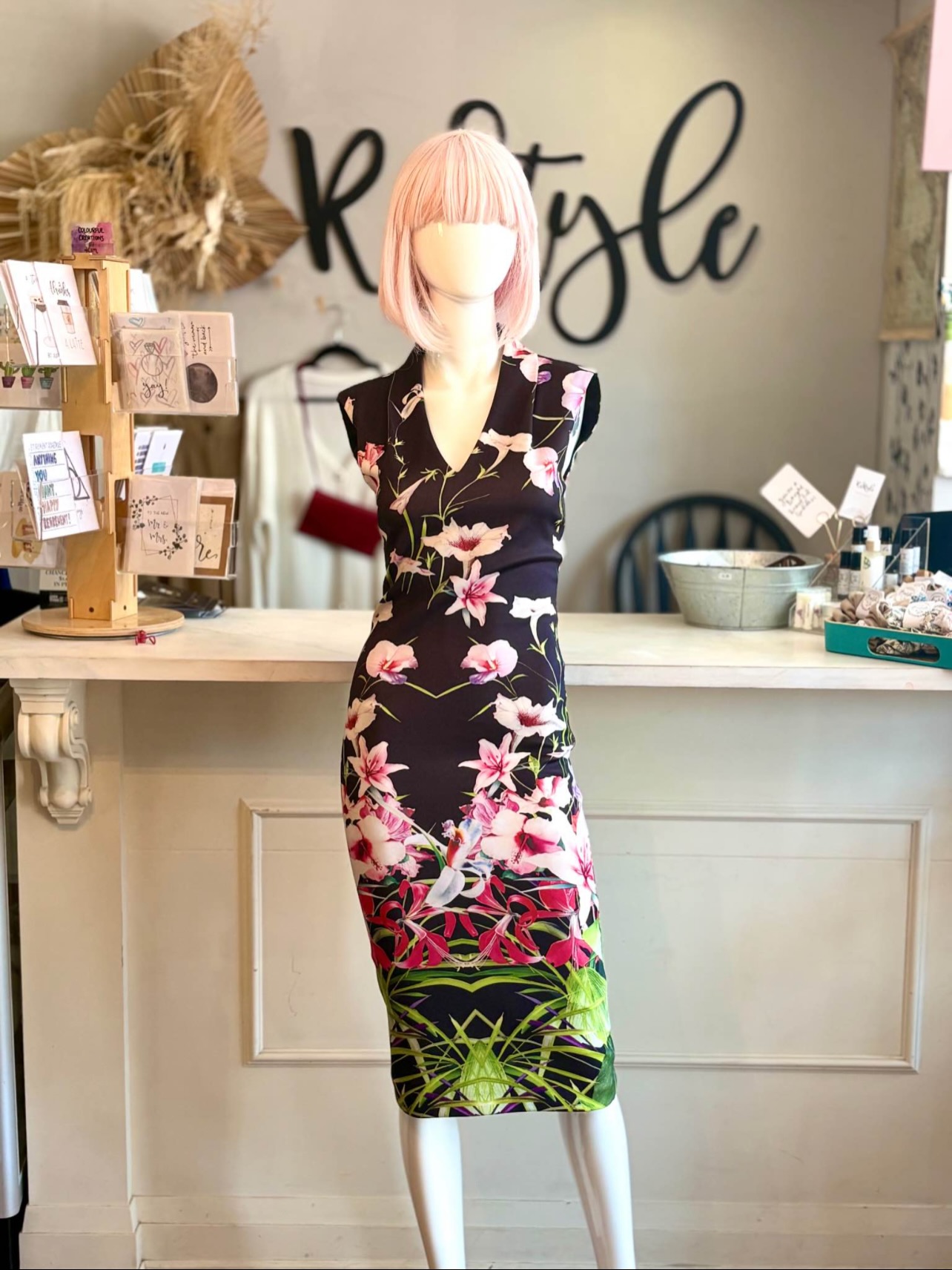 Dress sale continues at ReStyle! 👗
New with tags, top brands, and a wide range of sizes.
Shop today to find your next favorite piece.
Open: today 11–4, Friday 10:30–4:30, Saturday 10–3.
Thank you for supporting our small business & sustainable fashion ♻️
Shop local, save big, feel great!
#sustainablefashion #consignment #boutique #shoplocal