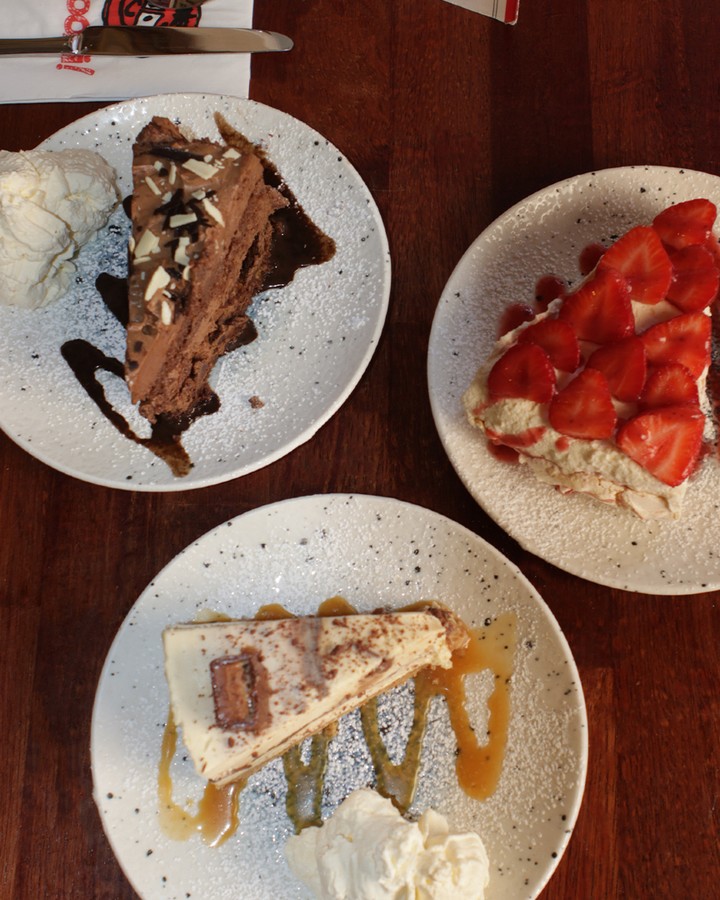 The hardest decision at Scoozis… which dessert are you picking? 👀🍰