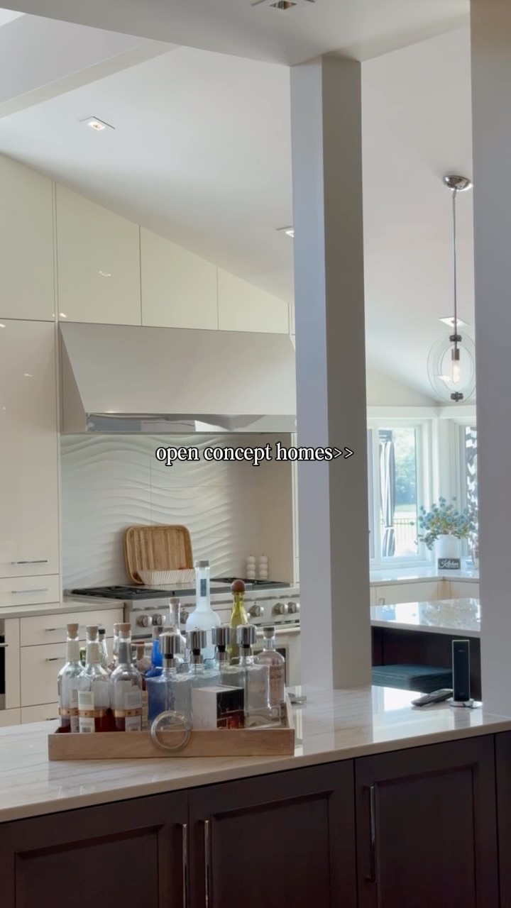 One of the biggest transformations in a remodel? Opening up the floor plan.
Because the best gatherings happen when no one is stuck in the kitchen.✨