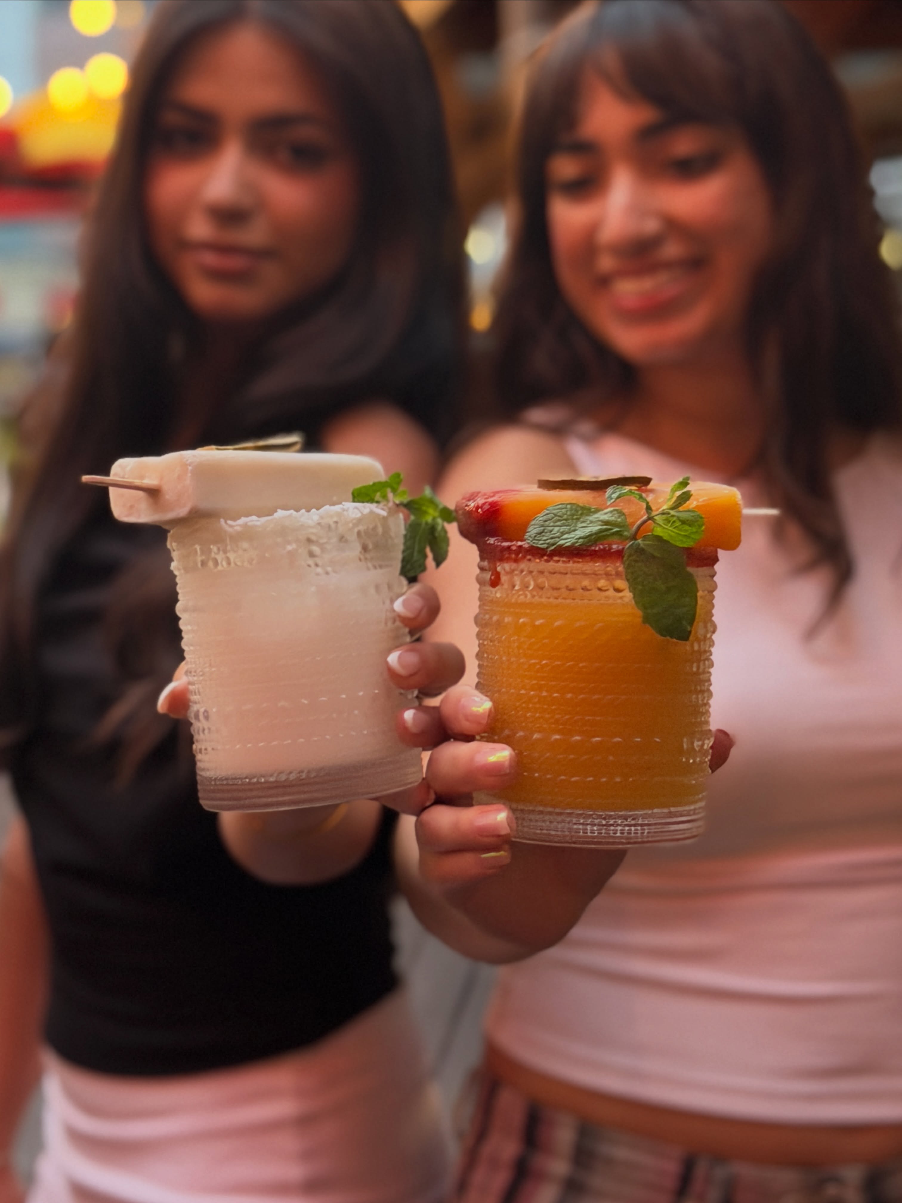 Pop-Tails have entered the chat 🍭🍹Come grab one, they’re basically summer in a cup. ☀️
📍Taco N Tequila
#TacoNTequila #TequilaTime #SummerDrinks #CocktailTime #NiagaraEats