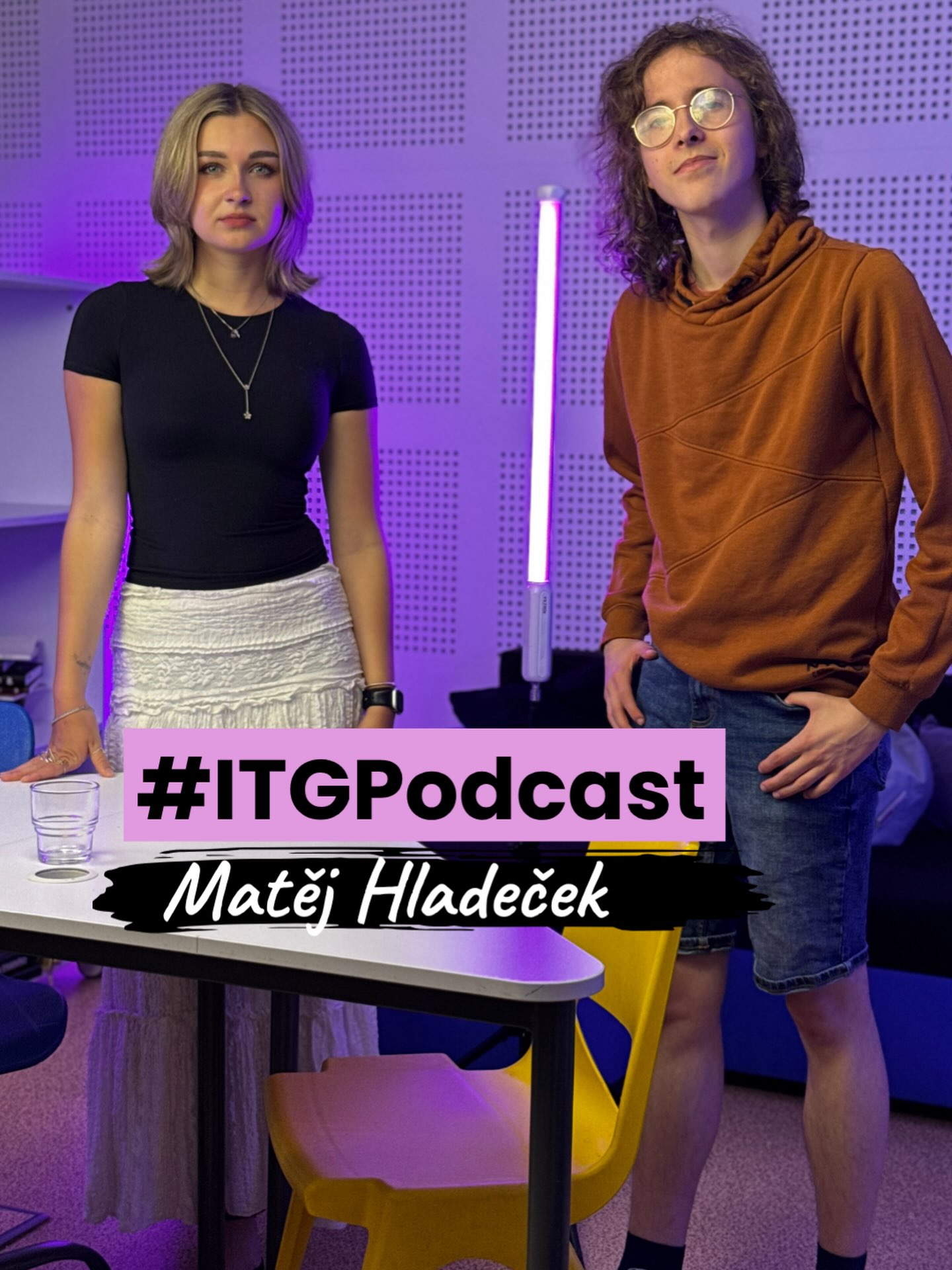 🎧 Už brzy vyjde nový díl našeho školního podcastu!🔥
U mikrofonu se potkají dva naši čerství absolventi ITG! 🎓 Verča se ujala role moderátorky a hostem je Matěj Hladeček. Jak hodnotí svá středoškolská léta, jaké má plány, co ho v životě motivuje se dál posouvat a na co bude nejvíc vzpomínat?
👉 Buďte u toho s námi! Dejte odběr na YouTube a Spotify, ať vám další díl neunikne ;)
Link v BIO.
#ITG #SkolniPodcast #AbsolventiITG #PodcastCZ #Gymnazium