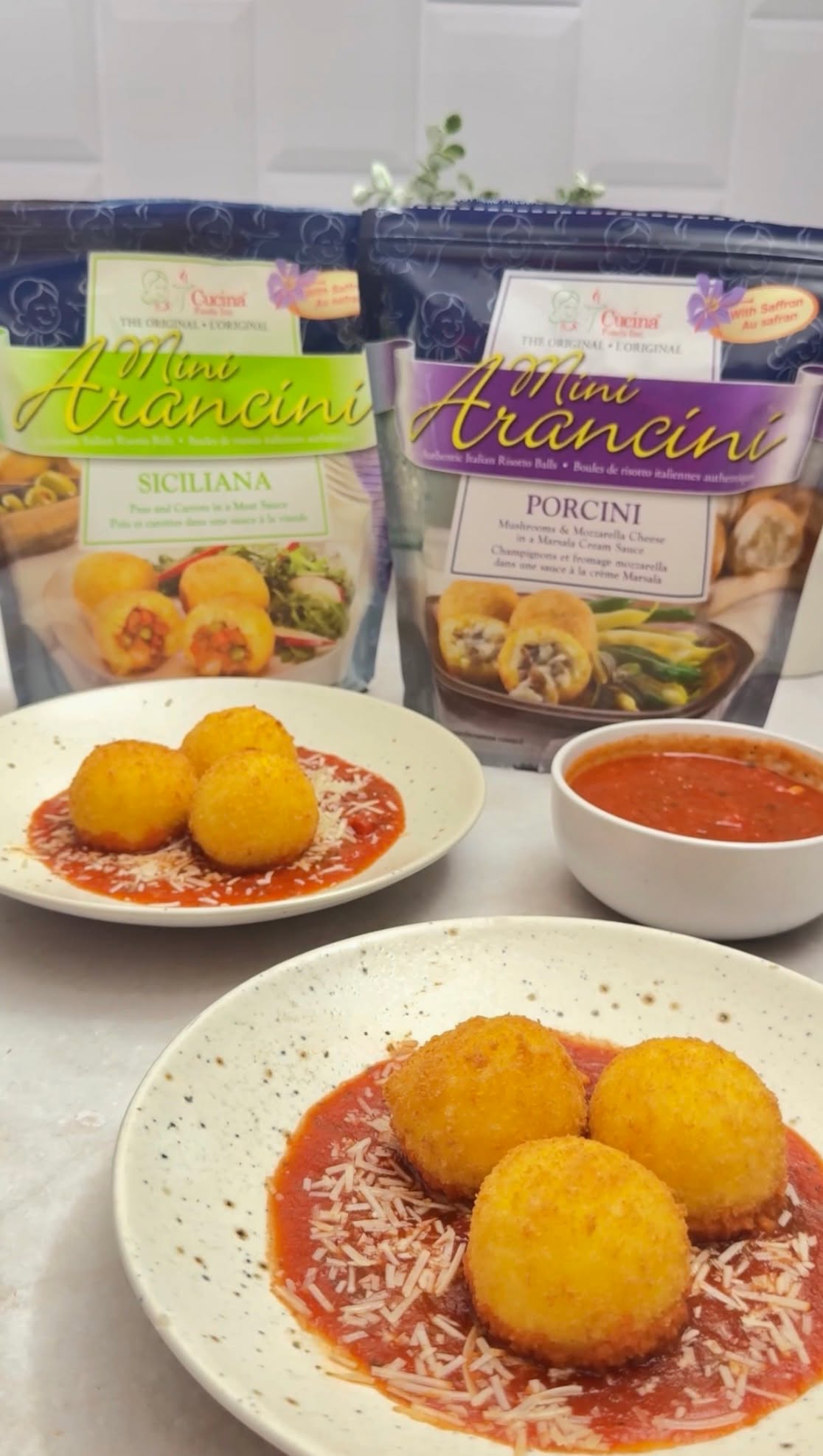 PSA: Your next Italian food obsession might not be what you think. 👀
Meet Mini Arancini: crispy risotto balls with a rich, oozy centre made with authentic Italian ingredients like mozzarella, aged parmesan, basil, porcini mushrooms, and tomatoes.
We dare you to watch until the cheese pull and let us know how loud your tummy grumbles...
#MiniArancini #Arancini #ItalianFood #FreezerFinds