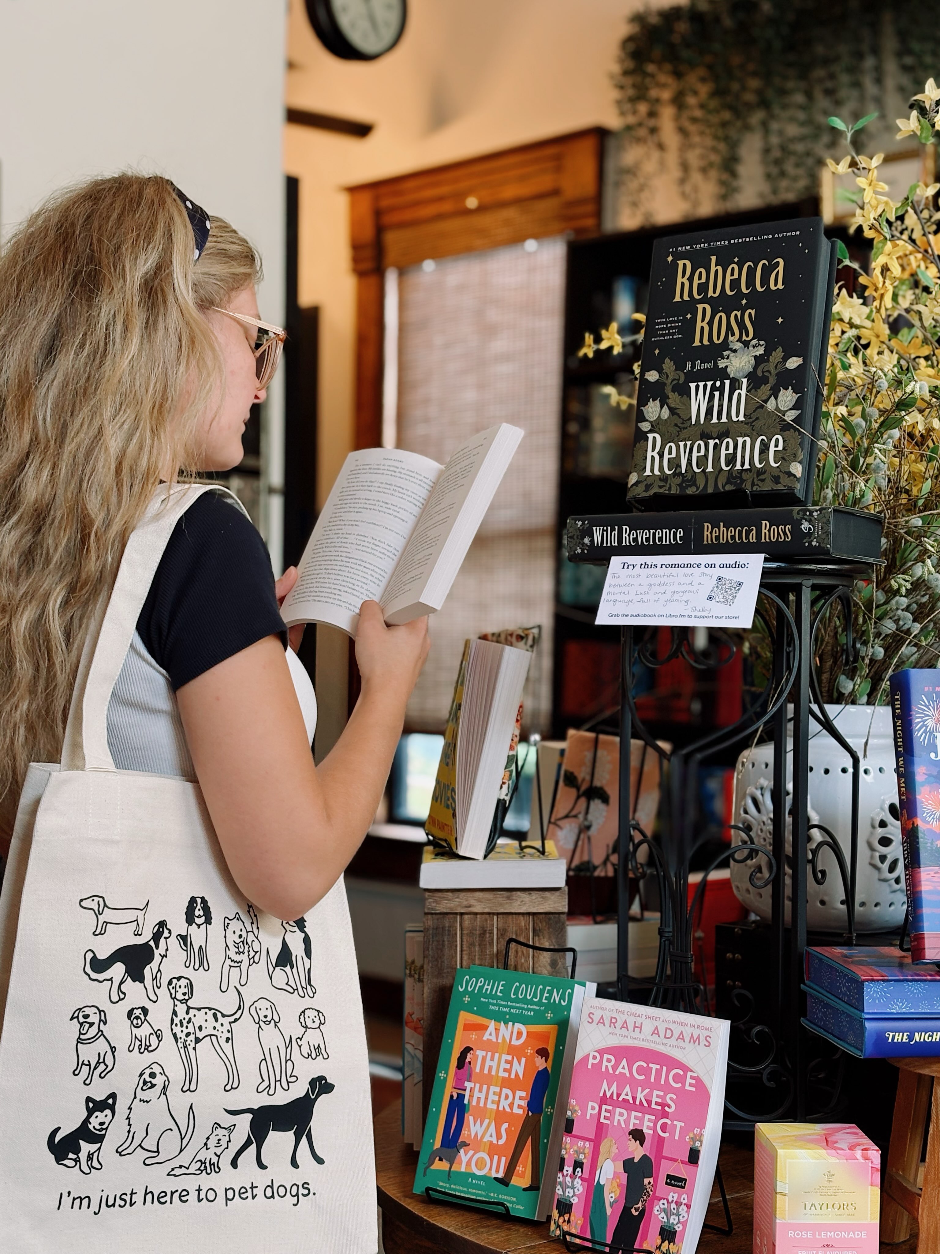 What are your weekend plans? Us, we’re just here for the dogs… & books.😉🐶📚
🏷️ bookish | readers of Instagram | cozy content | things to do in Indiana | indie bookstore | nashville indiana | tbr list | popular books | dog lovers