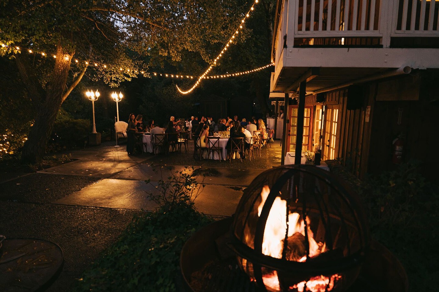 Conversations just seem better beneath a sky full of stars. Book your overnight experience.
#MountainNights #RetreatVenue