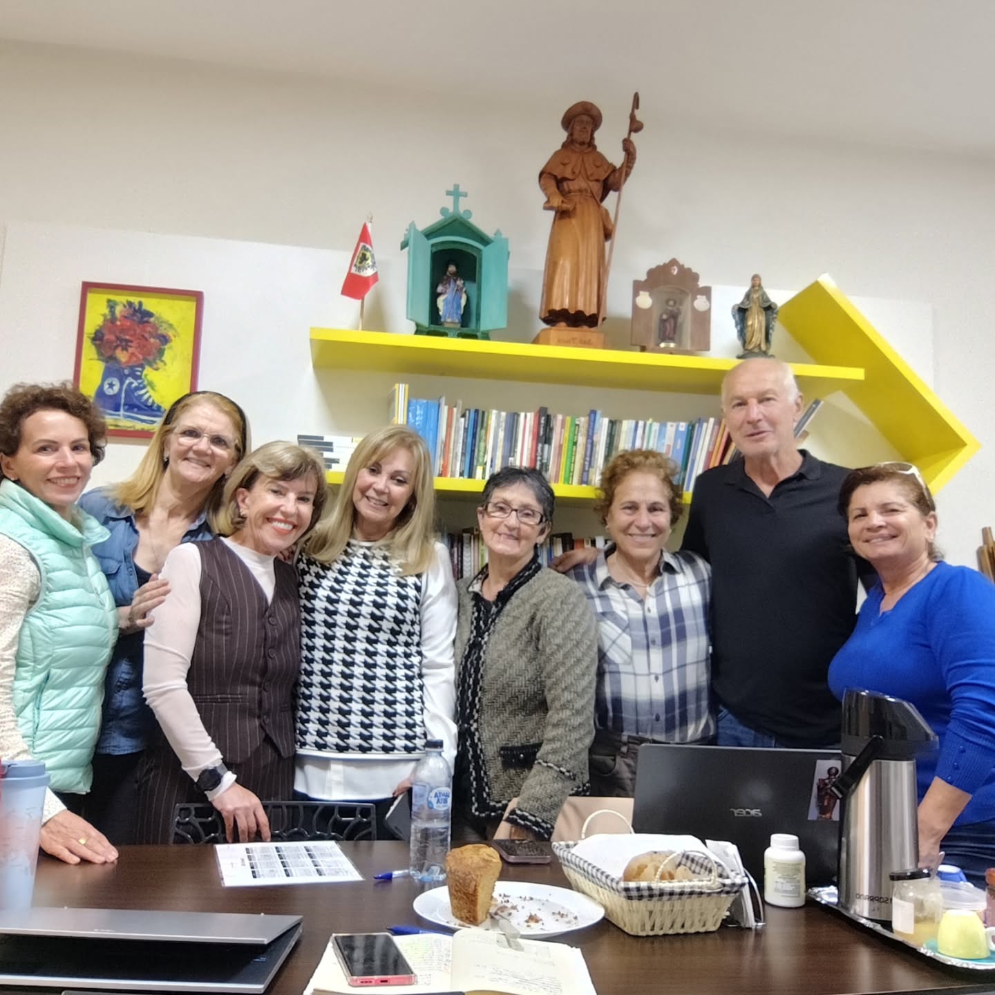 Hoje tivemos a grata satisfação de receber queridos associados e de futuras associadas. 🤗😘👣🥾