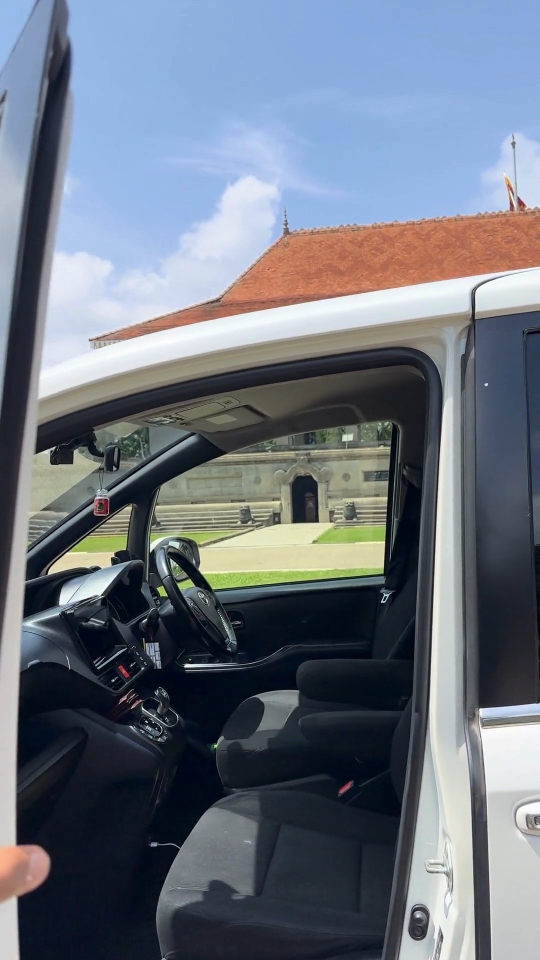 More than just a ride, it's part of your travel experience.
From spacious seating to thoughtful amenities, every detail inside our vehicles is designed with your comfort in mind.
Sit back, relax, and let GoKonect connect the dots. 💛
#GoKonect #TravelComfort #SriLanka #TravelSriLanka #PremiumTravel