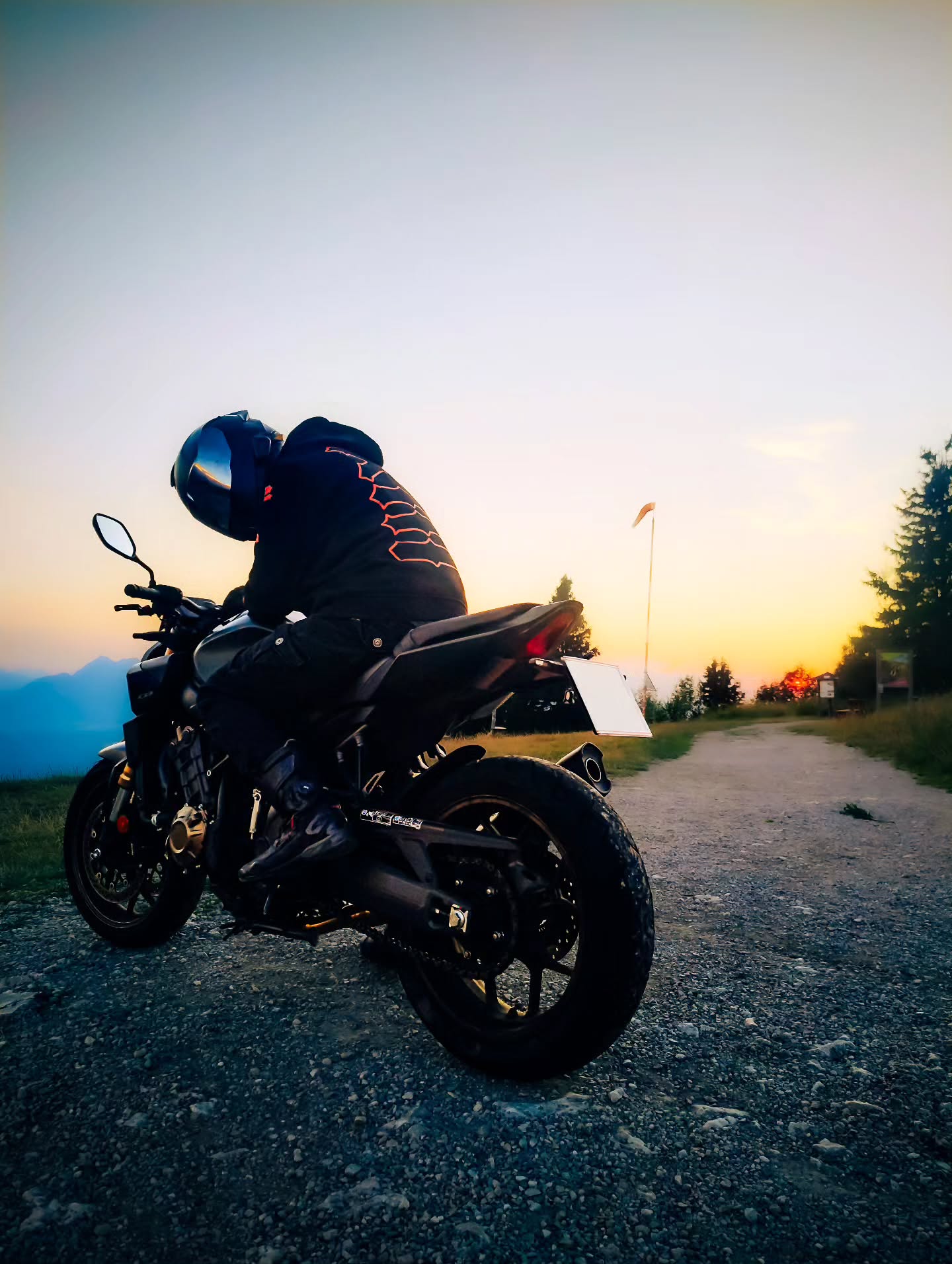 #bikerlife #hondamotorcycle #cb650r #photographyisawesome #dawn
I love that vision. But i keep my favorite ones private.