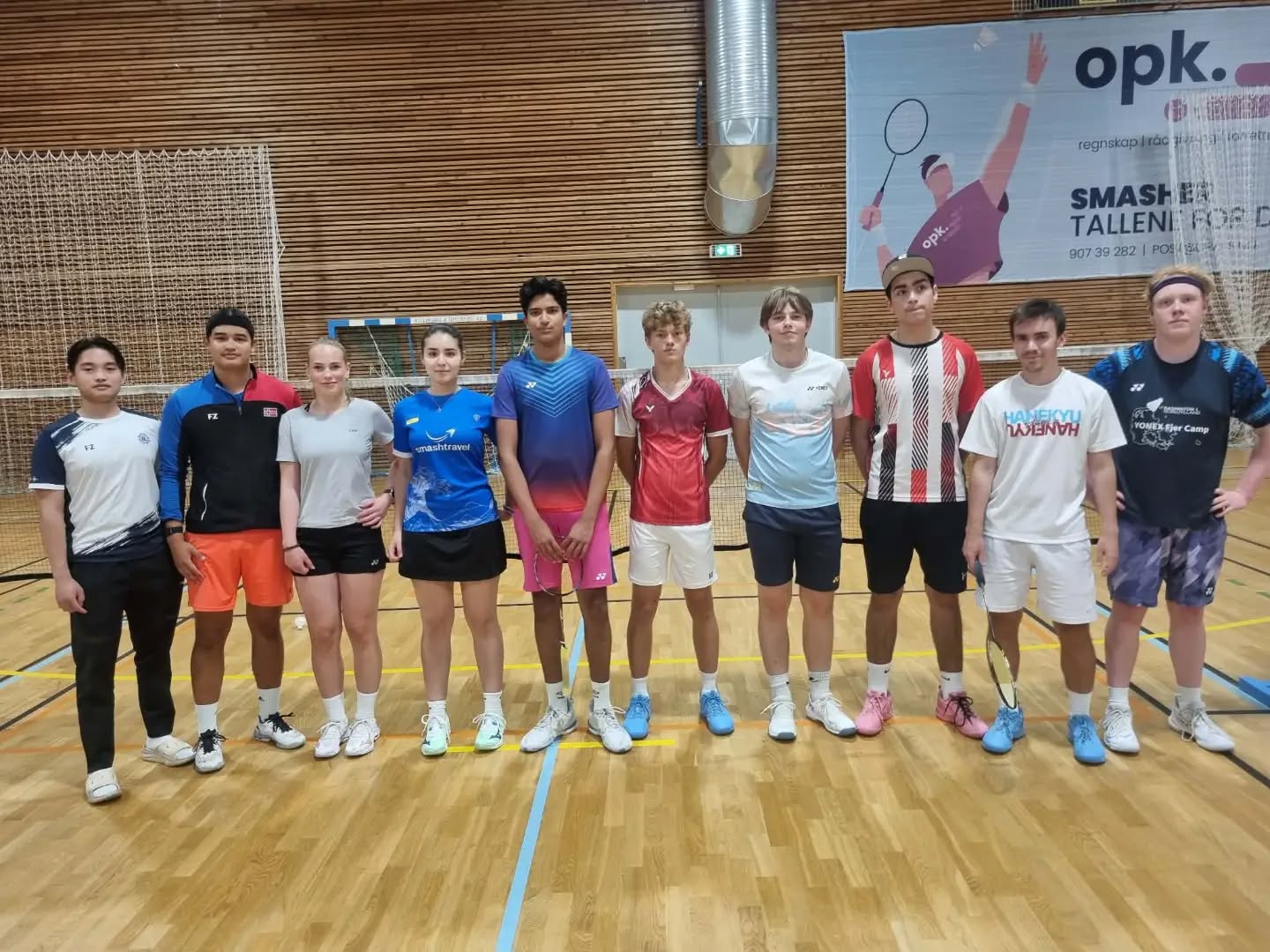 Denne uka er Alice, Bryan, Henrik og Gabriel i Mandal for en intensiv treningsuke sammen med et knippe andre norske badmintonspillere og 5 elitespillere fra @odensebadmintonklub , Danmark.
Takk til @atle.jensen.357 og @trondatlesyvertsen for flott initiativ og for at våre ungdommer blir invitert til å delta. Perfekt sesongoppkjøring! #mossbadmintonklubb
#norgesbadmintonforbund #badmintonlife #oslofjordenbadmintonkrets #mandalbadmintonklubb