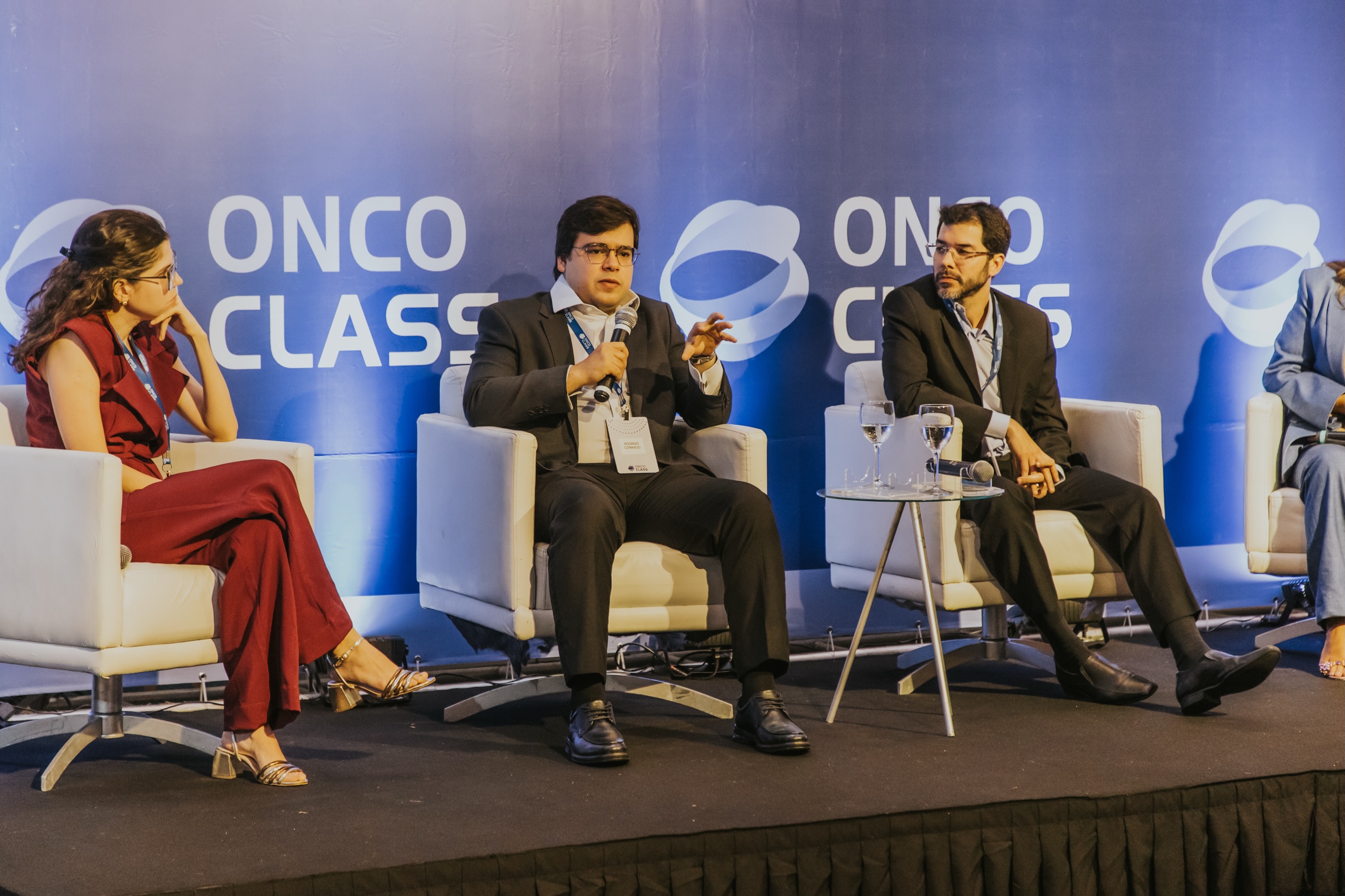 Dr. Rodrigo Conrado, cirurgião oncológico, participou da discussão de caso clínico sobre Via biliar avançada: tratamento sistêmico, biomarcadores e possíveis terapias locais associadas no Módulo Hepatobiliar do OncoGI, evento OncoClass.
🤝 conte com a COP.
@rodrigoconradolm
@oncoclass