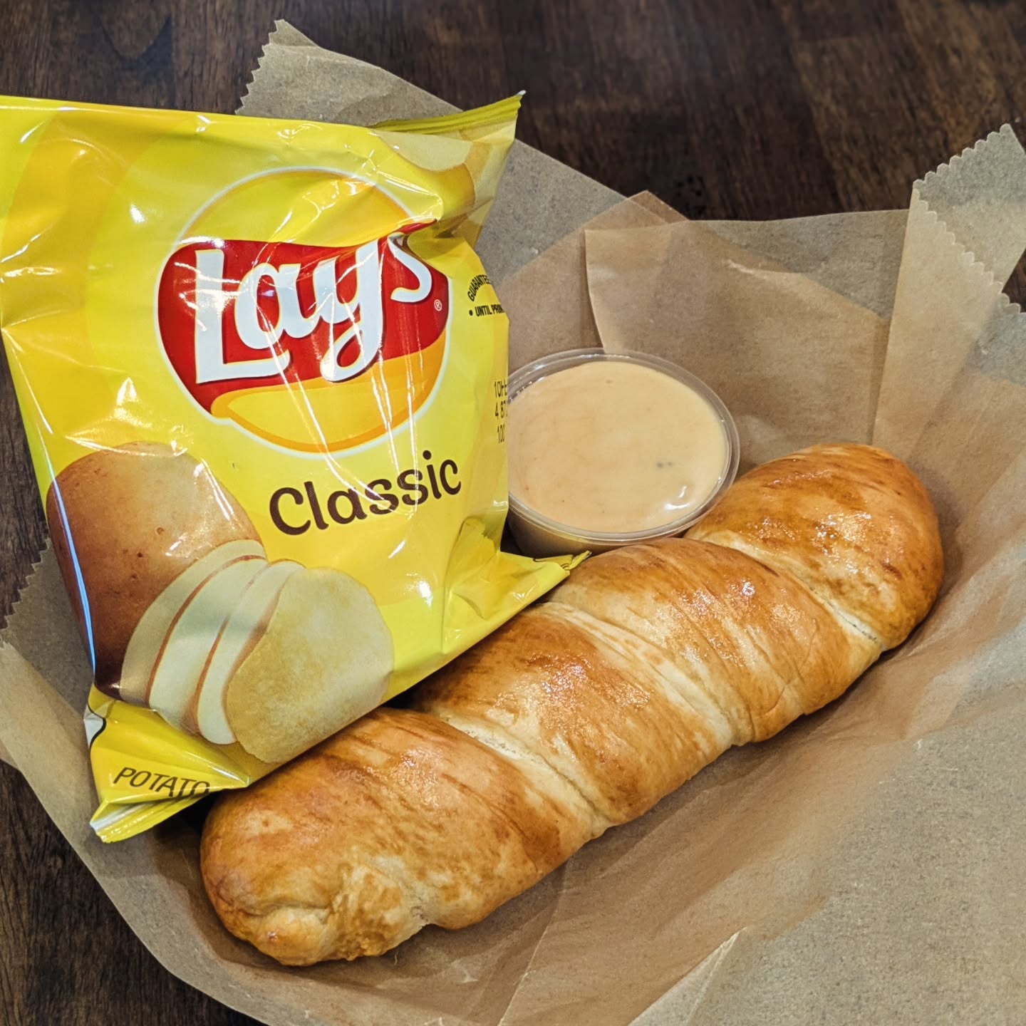 Every Monday, we have our homemade Pretzel Dogs available with chips and a dip for only $6! An all-beef hot dog wrapped in our pretzel dough and baked until golden. Available all day at both locations. See you tomorrow!
South Knox- 106 E Young High Pike, Knoxville
Mon-Thurs (12p-9p)
Fri-Sat (12p-10p)
Closed Sunday
Belltown- 4523 Market Bell Way, Powell
Mon-Thurs (12p-10p)
Fri-Sat (12p-11p)
Sunday (3p-9p)
#Knoxville #knoxfood #knoxvilletn #knoxlocal #knoxeats
