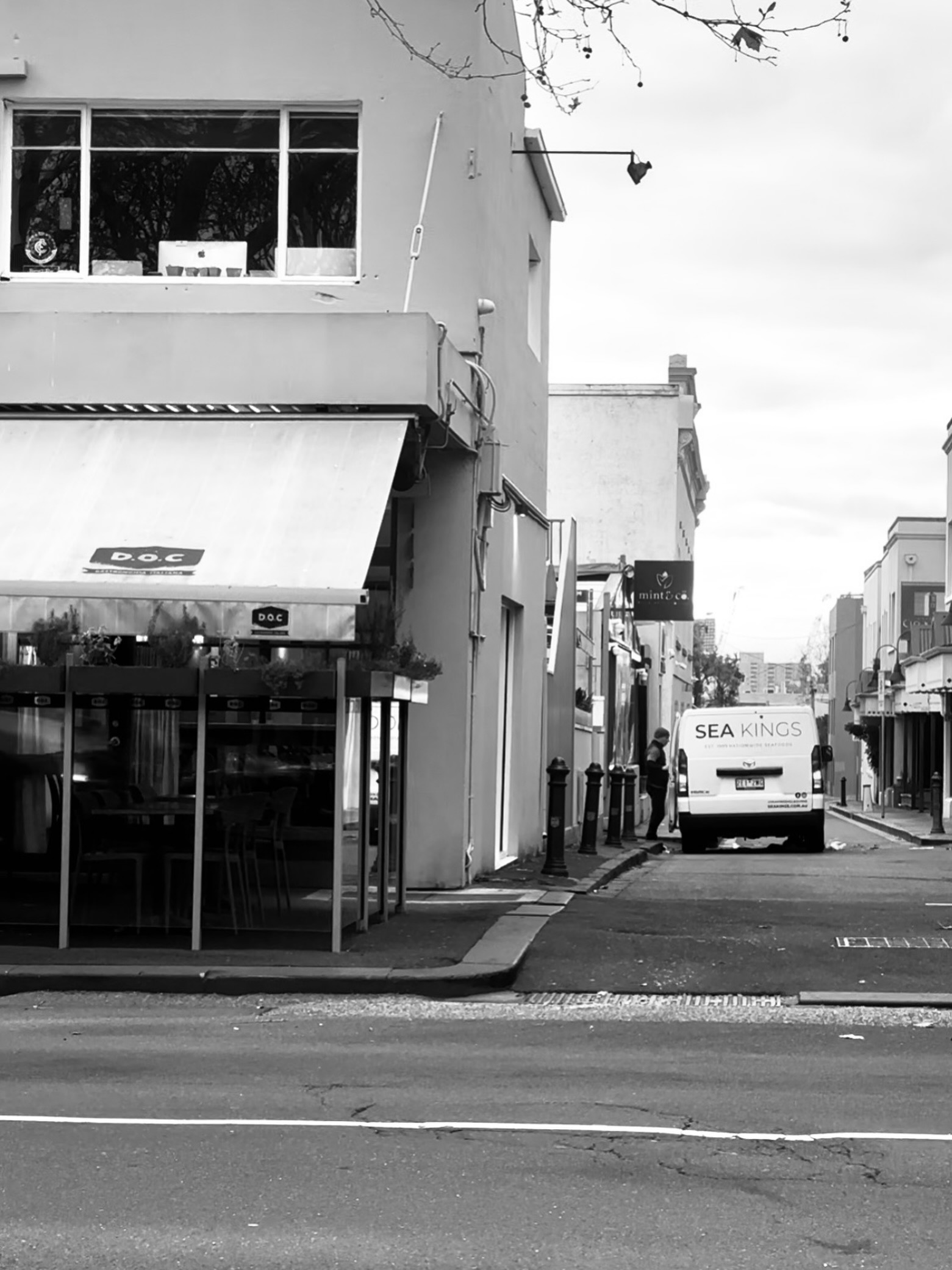 Spotted: one of ours, out on the streets of Melbourne. 🐟
Since 1999, Sea Kings has been part of this city’s food scene — starting as a small wholesaler and growing into one of Melbourne’s trusted names in seafood. What began with a market boutique shop and a love of the trade has evolved into a full food-service operation, supplying restaurants, hospitals, aged care, schools and caterers right across Victoria.
But some things haven’t changed: sourcing the best, treating every order with care, and turning up for the kitchens that rely on us.
So when we spot one of our vans parked on a Melbourne street, outside the venues we serve, it makes us proud. This is what 25 years of showing up looks like.
From ocean to plate — Sea Kings.
seakings.com.au
#SeaKings #Melbourne #WholesaleSeafood #FromOceanToPlate #MelbourneFood