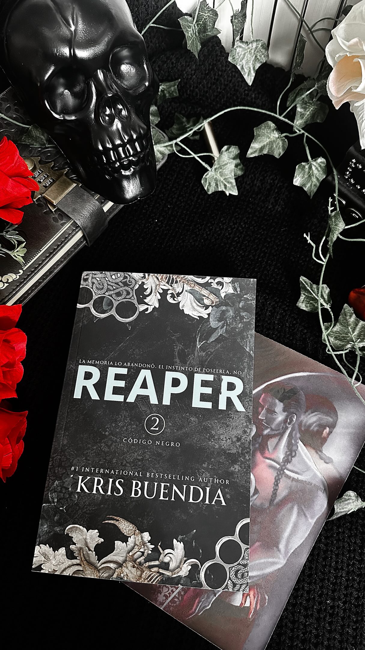 Entonces tendrás ✨dos novios✨ que quemarían el universo por ti 👄
¿Link?
.
.
#whychooseromance #darkromance #mafiaromance