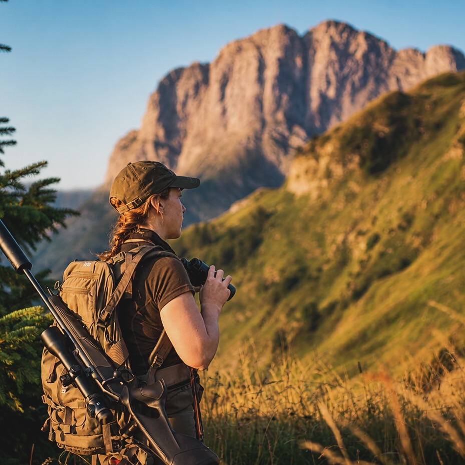 🎒Der Rucksack schwer, die Aussicht ⛰️unbezahlbar – und der gesuchte Gamsbock natürlich genau am Gegenhang. 😂
Weidmannsheil
#schussundstille #bergjagd #jagd #jagdleben #weidwerk