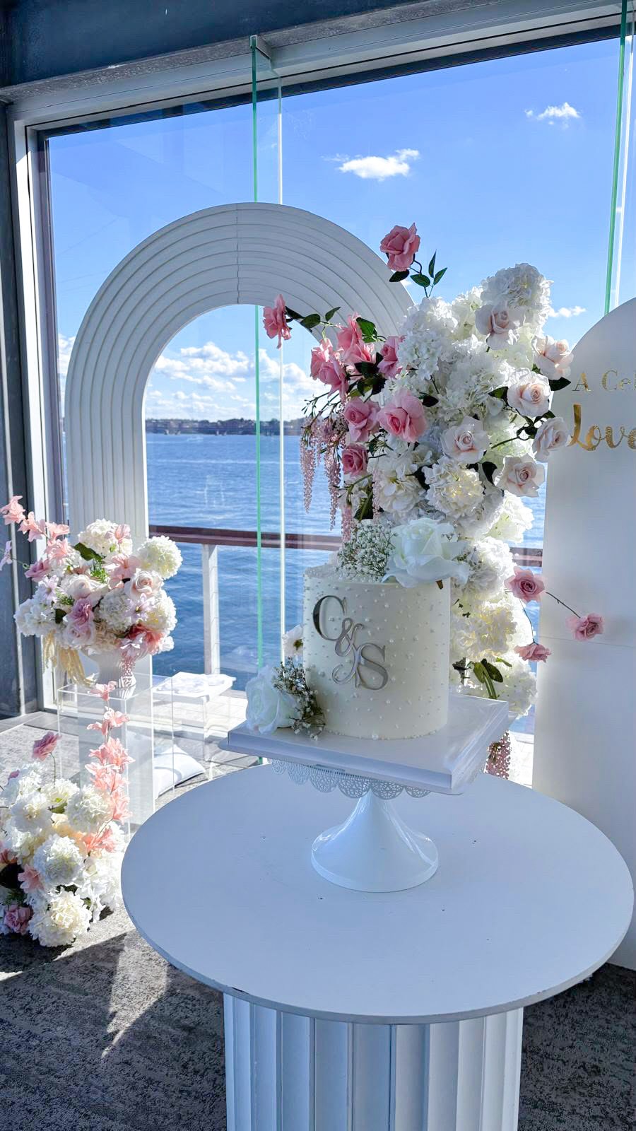 YOUR NEXT MUST TRY BOTTOMLESS🥂
Make your next catch-up one to remember with Bottomless Lunch at Bass & Flinders Pavilion 🍽️✨
Enjoy a delicious lunch, flowing drinks and stunning waterfront views overlooking the Georges River!
Book your Bottomless Lunch online now!
www.bassflinders.com.au
📍 Bass & Flinders Pavilion, Sans Souci
#bottomleslunch #sutherlandshire #georgesriver #waterfrontdining #cocktails