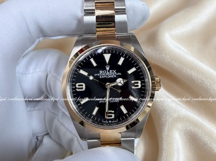 Rolex Explorer 36MM
Ref: 124273
☑️我哋係香港零售管理協會會員 Member of HKRMA Since 2020
☑️我哋連續6年參加左「正版正貨承諾」計劃會員Member of “No Fake Pledge” Scheme Since 2021
早買早享受😎
🛍coolwatchgo1.com
—————————————
📣@coolwatchgo1 @coolwatchgo1_hk 沒有與品牌合作•所有商標同版權歸所屬品牌所擁有
#hkonlineshop #gift #coolwatchgo1 #hongkongwatch #hongkongwatchshop