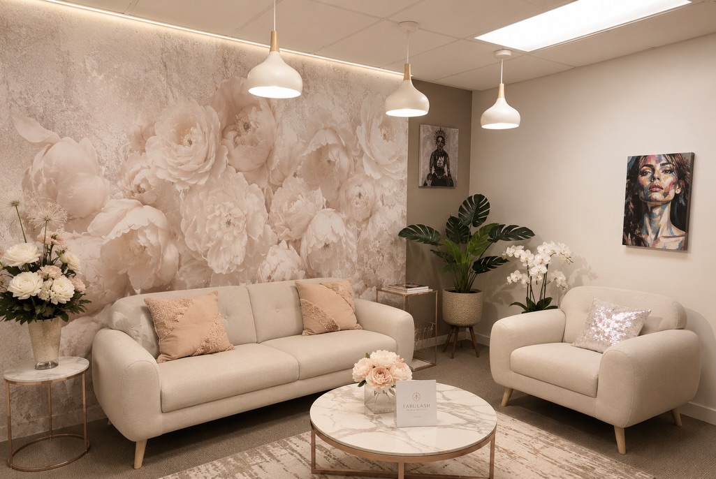 Welcome to our salon reception area where you can relax and surfing high speed Internet 🤩🤩!!!
#fabulashbrowsandaesthetics #wellingtonbeautyclinic #wellingtonlashandbrows #advanceskinclinic #cosmetictattoo
