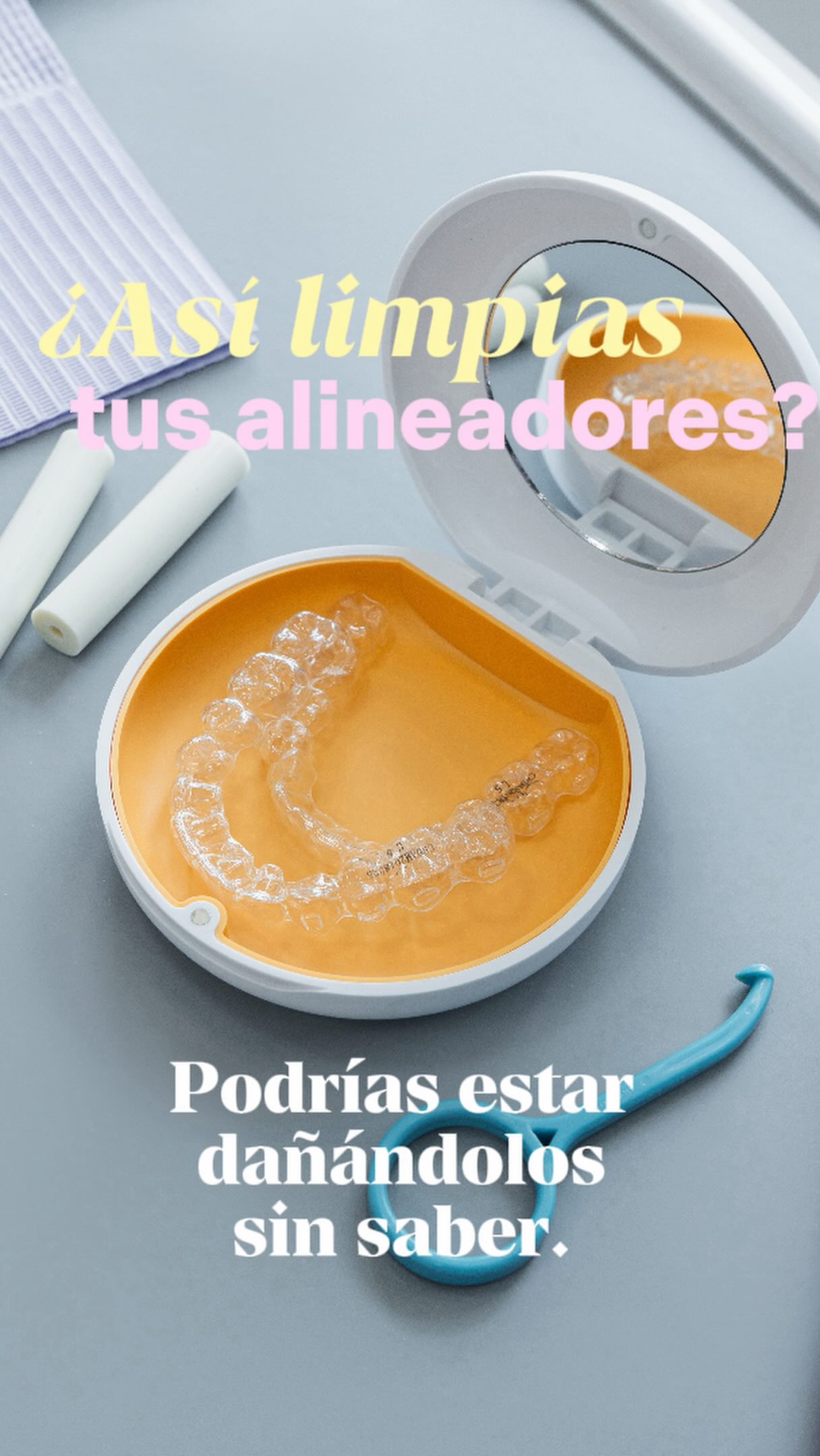 🦷 ¿Sabías que la forma en que limpias tus alineadores puede influir en su transparencia y en el éxito de tu tratamiento?
Una limpieza adecuada ayuda a mantenerlos libres de bacterias, evita malos olores y conserva su ajuste.
✨ Recuerda:
✔️ Enjuágalos con agua fría o a temperatura ambiente.
✔️ Límpialos con un cepillo de cerdas suaves y jabón líquido neutro o el producto recomendado por tu ortodoncista.
✔️ Guárdalos siempre en su estuche cuando no los uses.
❌ Evita el agua caliente y las cremas dentales abrasivas.
📲Guarda este reel para consultarlo cuando lo necesites y compártelo con alguien que esté usando alineadores transparentes.
#ortodonciasinbrackets #ortodonciabucaramanga #bucaramanga #ortodoncistabucaramanga #ortodonciainvisible