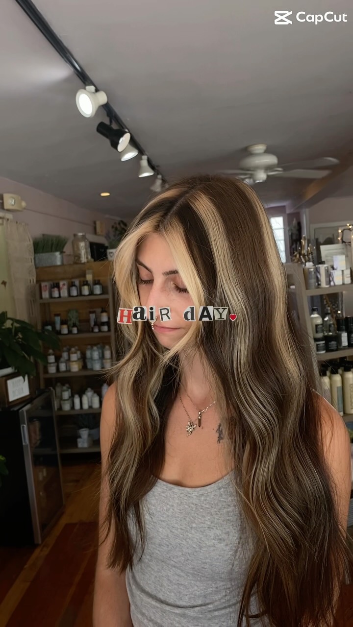 Our girls had a hair day ๐ธ๐ค
โข
โข
๐พHair done by @hairbykarasullivan
โจFt. Our receptionist @lbp_esthetics
โข
โข
โข
#rhodeisland #alternativehair #summer #backtoschool