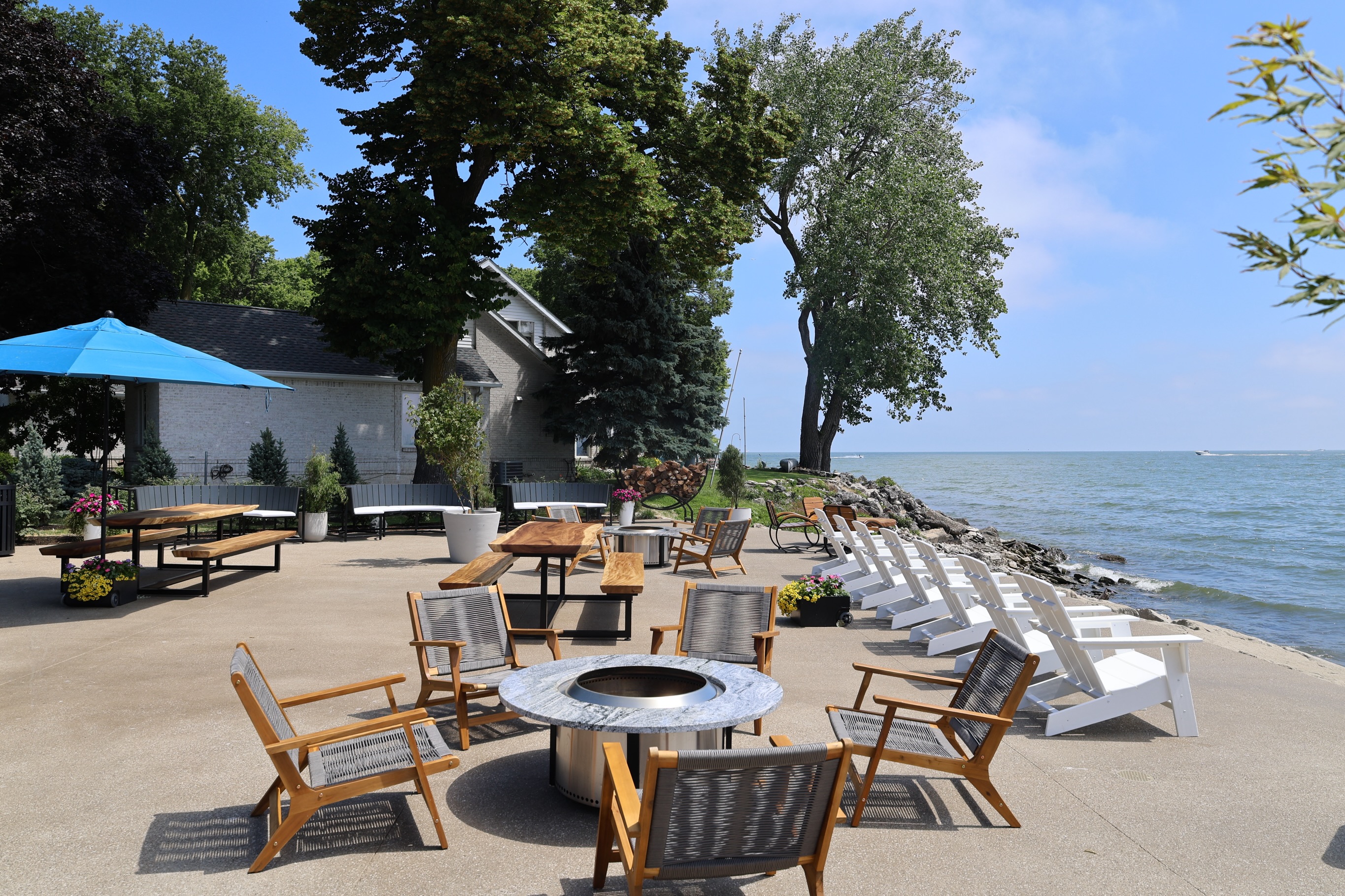This is your sign to soak in the best lakeside views at The Wave this weekend!
#marblehead #thewave #portclinton #lakeside #waterfrontdining