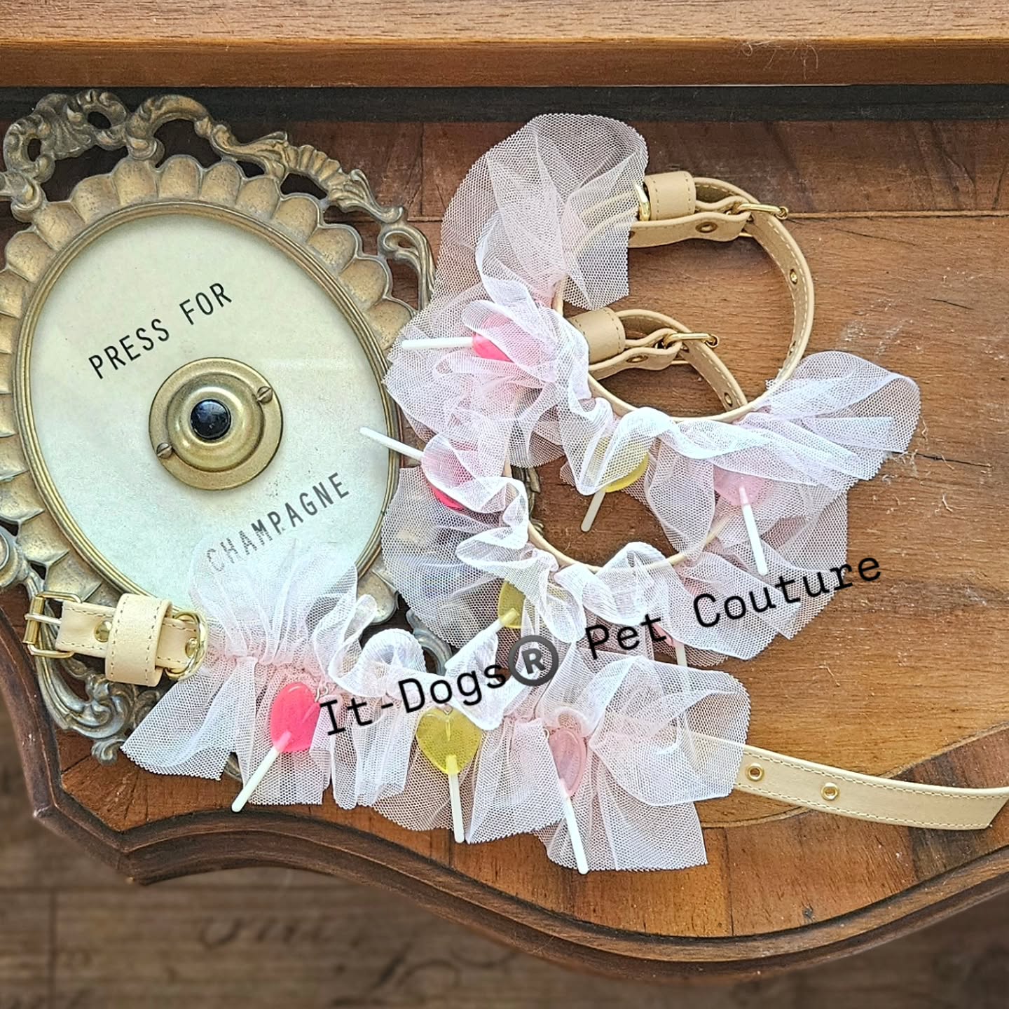 🍭The lollipop collar🍭
Sizes from 20cm up
100% top quality leather🔝
Handmade in Italy by italians 🇮🇹
Link in bio to shop
#itdogs #dogshop #onlineshopping #shoppingonline #dogstore