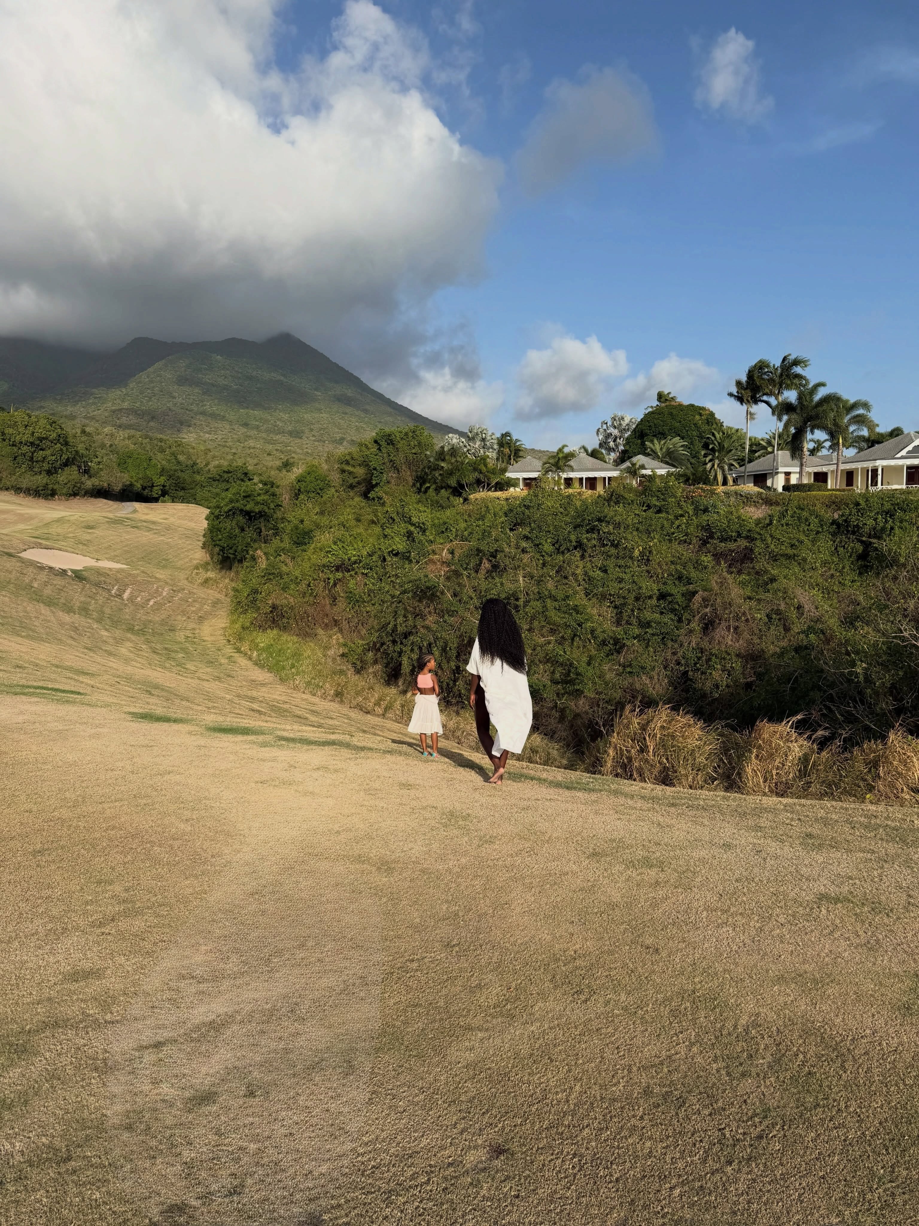 Family time, Nevis style. 🌴
@jodiesmith and family enjoying a memorable stay at @fsnevis, with days spent exploring the island, discovering its wildlife, playing by the pool, and a very special cookie cake from the Four Seasons team.