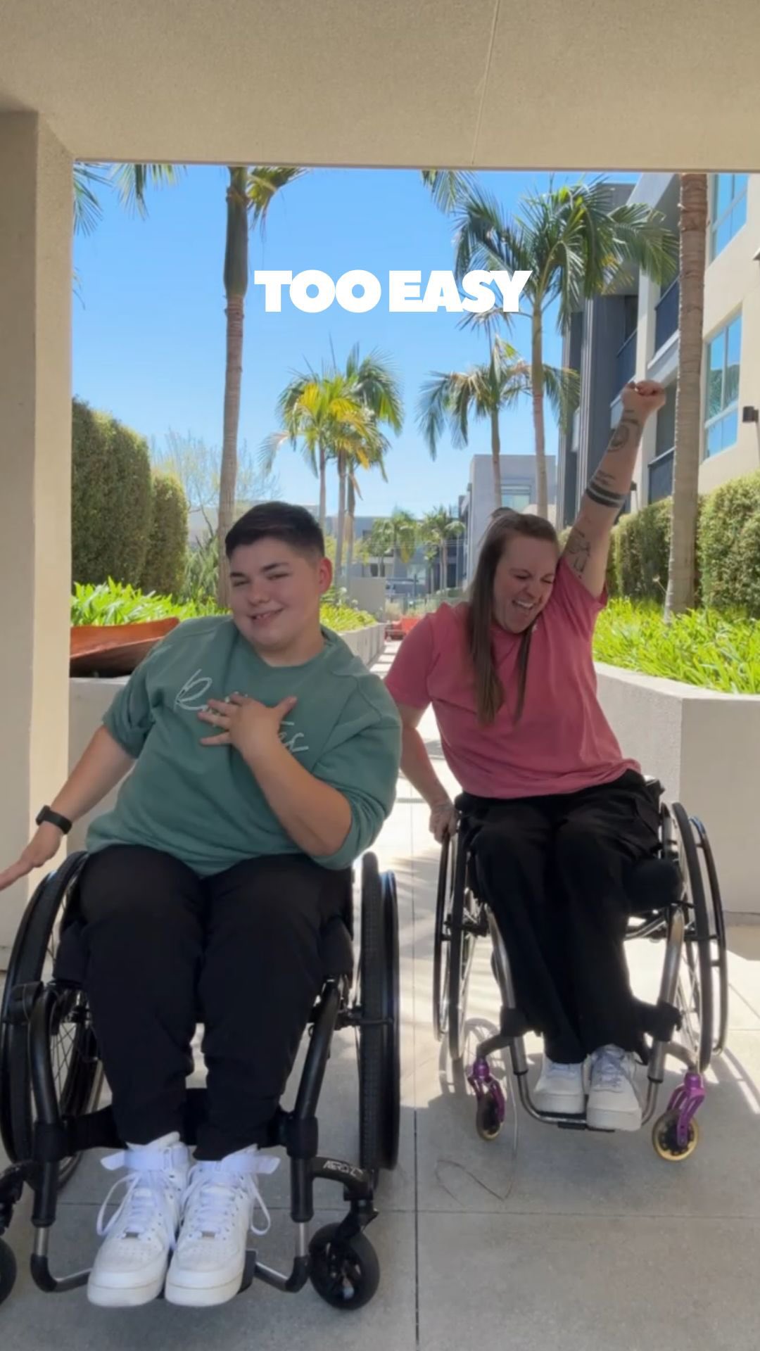 TOO EASY 🙂↕️🙂↕️🙂↕️
dc: us! @briannakomins_ and @danikajolenee !!! tag us in your dances if you try it out 🤍
#tooeasy #tinache #rollettesdance #wheelchairdance #wheelchairlife
@tinashenow ✨