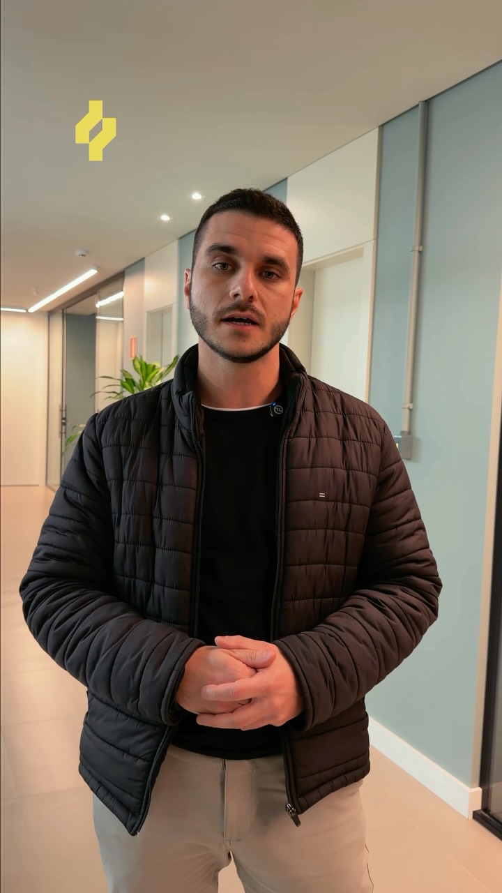 “É muito importante nós, como gestores das empresas, podermos sair do ambiente de trabalho algumas vezes para pensar, desenvolver novas habilidades e depois levar isso de volta para as equipes.”
Esse é o relato de Felipe Araújo Spigolon, Gestor Comercial da Master Power, sobre sua experiência no Manager Program da Árete Escola de Negócios.
Para Felipe, desenvolver bons líderes é também fortalecer as equipes e contribuir para o crescimento das empresas e da própria comunidade. É esse olhar que orienta o Manager Program: criar espaços para que líderes ampliem repertórios, desenvolvam novas habilidades e transformem conhecimento em prática.
A turma do Manager Program está com inscrições abertas.
Faça parte dessa jornada de desenvolvimento.
Árete Escola de Negócios
A comunidade de líderes e legados do Brasil.