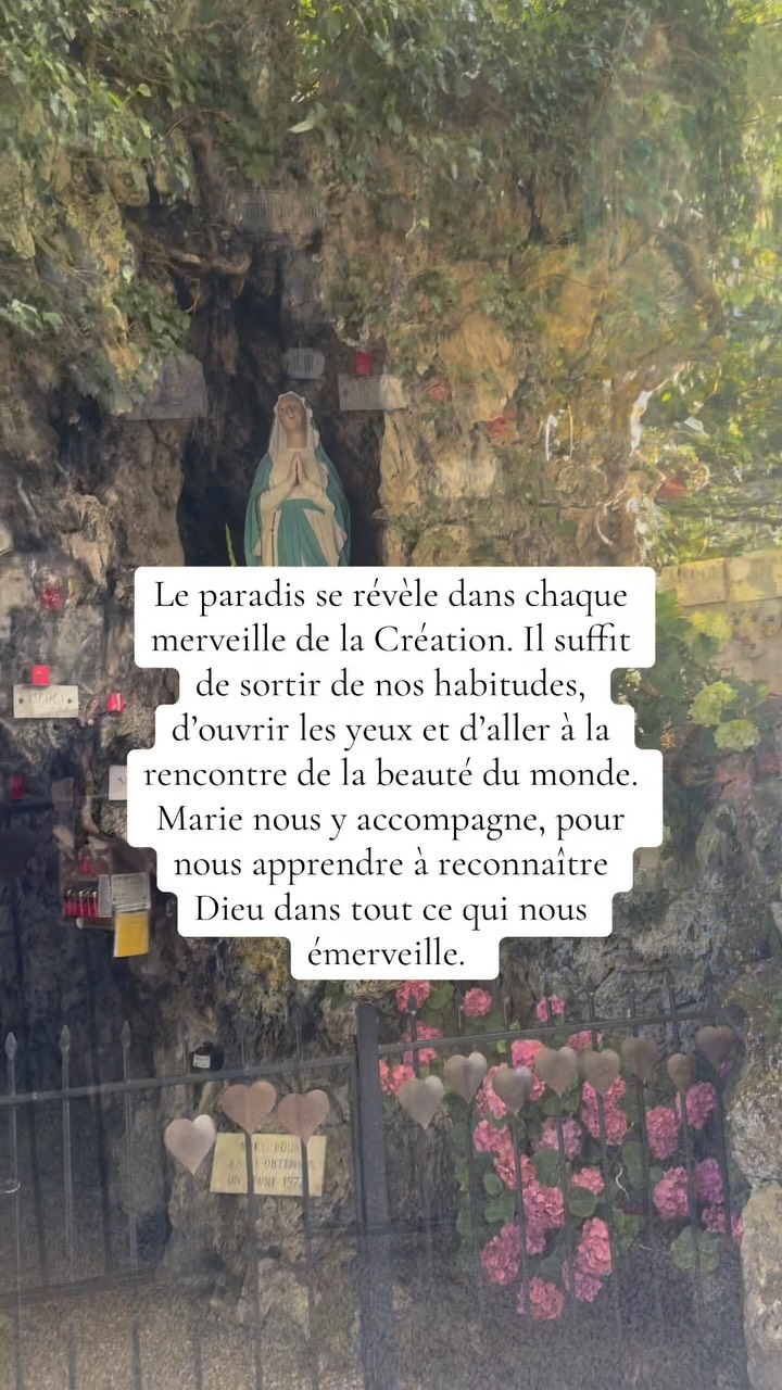 Lieu de recueillement de la Vierge Marie à Charmey, Suisse 🇨🇭 — près de l’église. Écris « Amen » si, toi aussi, tu souhaites confier à Marie un vœu, une intention ou quelque chose qui te tient profondément à cœur.
Parfois, il suffit de sortir de notre quotidien et de découvrir un lieu que nous ne connaissions pas pour retrouver l’émerveillement. La Création devient alors un espace de paix, de gratitude et de rencontre intérieure.
#ViergeMarie #Marie #Charmey #Suisse #Fribourg