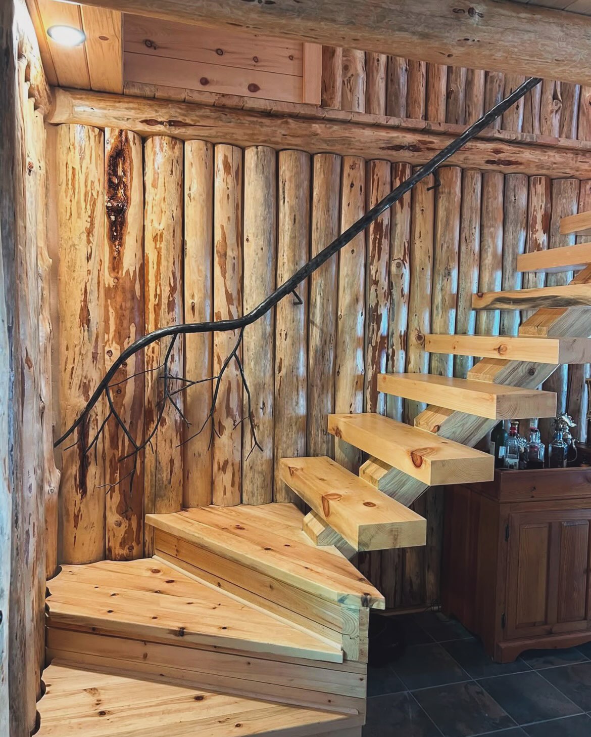 “I’ll never groove another log” has been said over 300 times now. Could the work actually be complete on this cabin?! 4 years. Hundreds of logs milled, sanded, grooved. Unbelievable to see it all done now- finished off with the forged steel handrail.