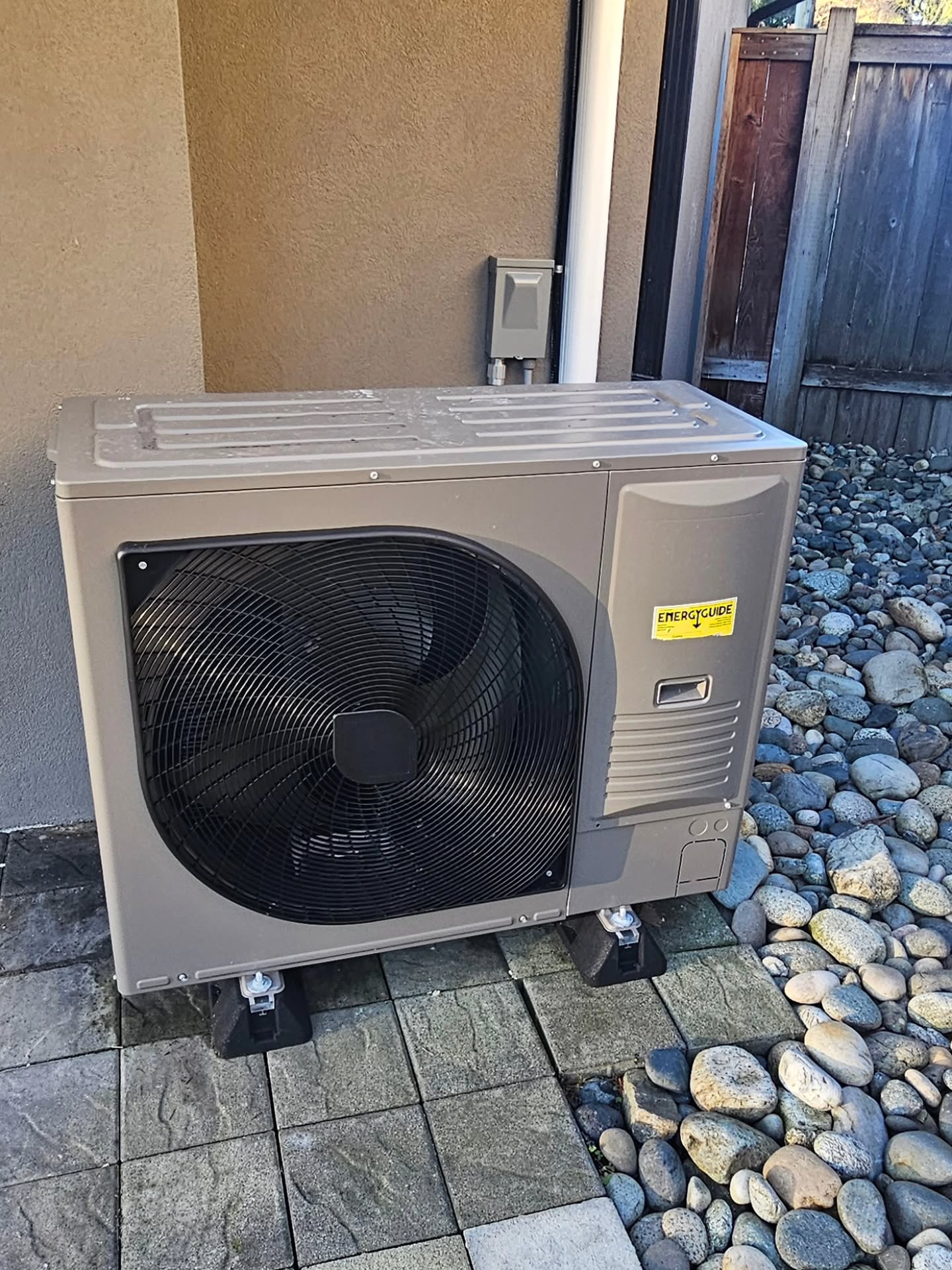🔥 The Ultimate All-Season Comfort Combo! ❄️
Upgrade your home with the efficiency and reliability of a York® Dual Fuel System. Swapping seamlessly between electric heat pump efficiency and gas furnace power, this system keeps your energy bills low and your home comfortable year-round.
System Highlights:
🌡️ Heat Pump: HH836E2S11 — High-efficiency electric heating & cooling
🌀 Cased Coil: CTF36B5CDS1 — Maximized heat transfer & humidity control
🔥 Gas Furnace: Y92E080B12SMPS1 — Powerful backup heat for those freezing nights
Smart comfort. Maximum efficiency. Unmatched York quality.
#york #heatpump #heatingandairconditioning #hvacinstall #hvactechnician