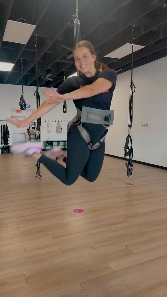 Bungee is calling your name!! Spots open tomorrow @8:00 & 930AM !! LVL 3 and MASHUP 2 🩷