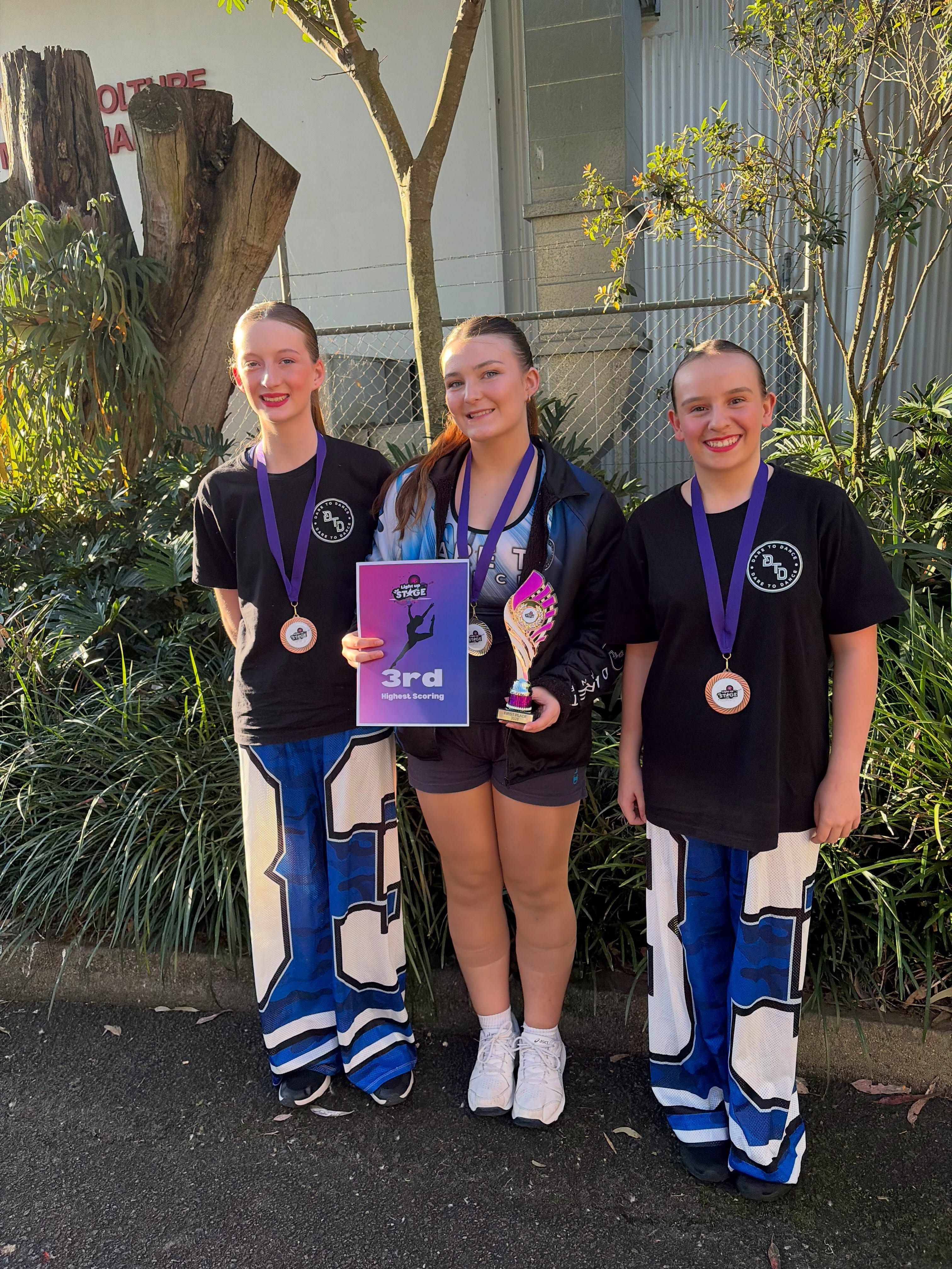 Congratulations to all our amazing students who took the stage and gave it their all! Your hard work, dedication, courage, and passion truly shone through. 💖🫶✨
Thank you @lightupthestage_dance for having us!
🥇Lauren for Tap
🥈Lauren for Lyrical
🥉Maddie and Aria for Hip Hop
Congratulations to Lauren for achieving 3rd highest score of the competition!
Another congratulations to Ruby and Piper for their amazing work x
#dance #dancestudio #dancecompetition #danceeisteddfod #daretodance