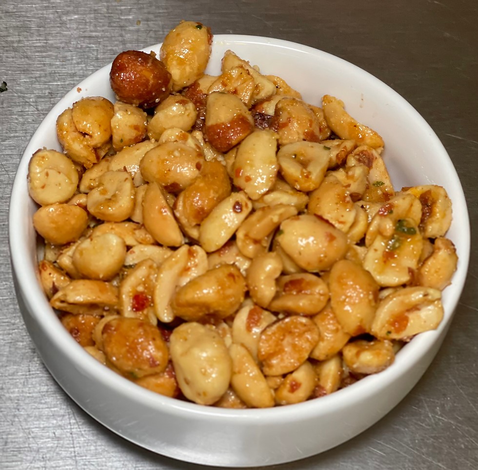 🍯🧄 Sweet or savory?
Why choose?
Honey Garlic Peanuts combine just the right amount of sweetness with bold garlic flavor for a snack that's completely addictive.
Perfect for:
✔ Afternoon snacking
✔ Road trips
✔ Lunch boxes
✔ Sharing... if you have to. 😉
Are you Team Sweet or Team Savory?
https://www.snacksgalorehawaii.com/product-page/honey-garlic-peanuts
#SnacksGaloreHawaii #HoneyGarlicPeanuts #SweetAndSavory #HawaiiSnacks