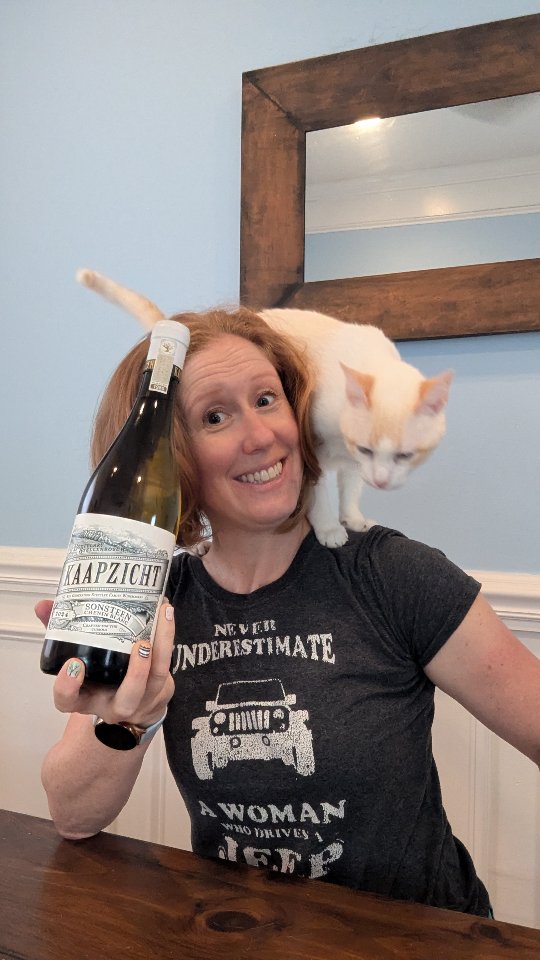Not a Cap cut queen.
#wine #winelover #winebiz #womeninwine #wines