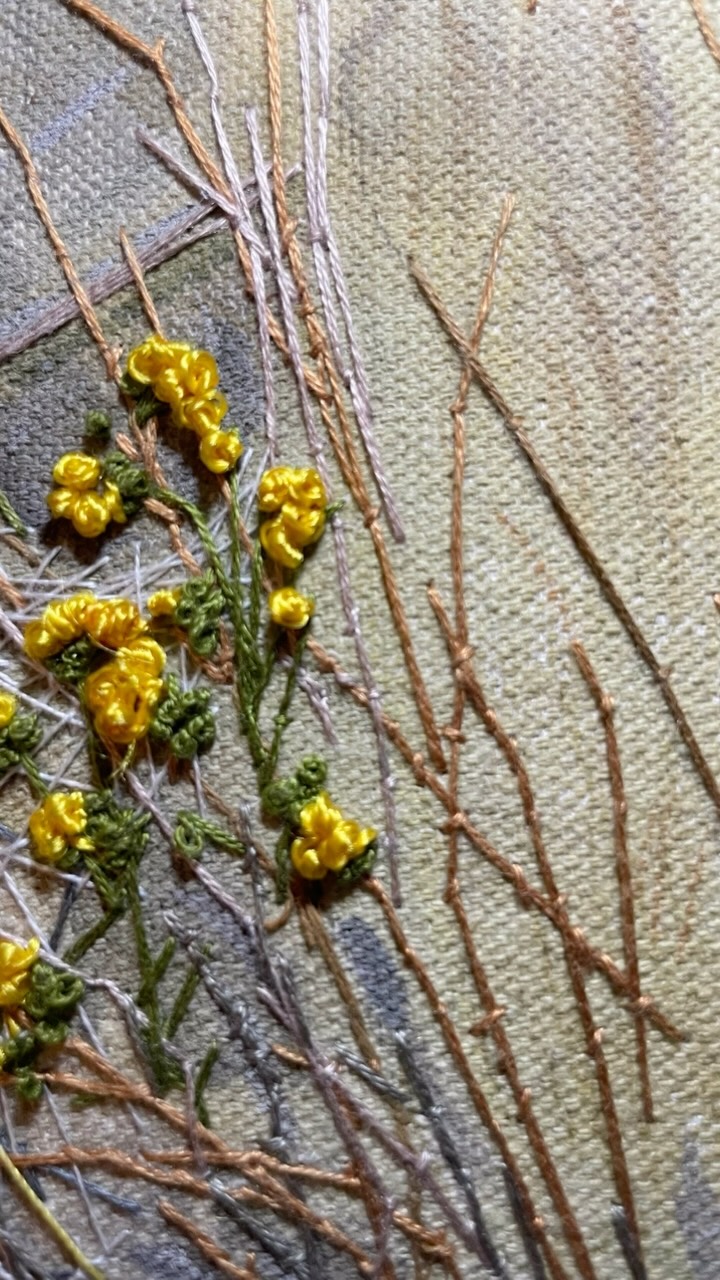 This photo inspired to start this project. Watercolor/Embroidery on canvas in bleached fabric.
#vpanimalportraitartist #RTIAshow26