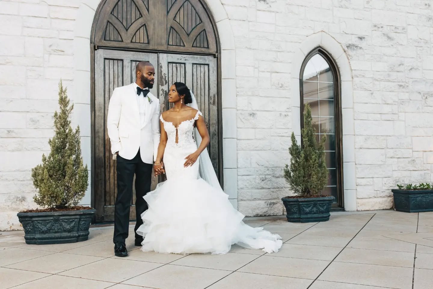 A love story as timeless as the venue. 🤍✨
From the elegant details to the quiet in-between moments, every part of this Ashton Gardens wedding was pure magic. Capturing the laughter, happy tears, stolen glances, and the kind of love you can feel through a photograph is why I love what I do.
Here’s to forever, beautifully documented. 🥂💍
📍@ashtongardensatl
📷 @lucias_creations
#weddingphotographer #weddings #love #photography